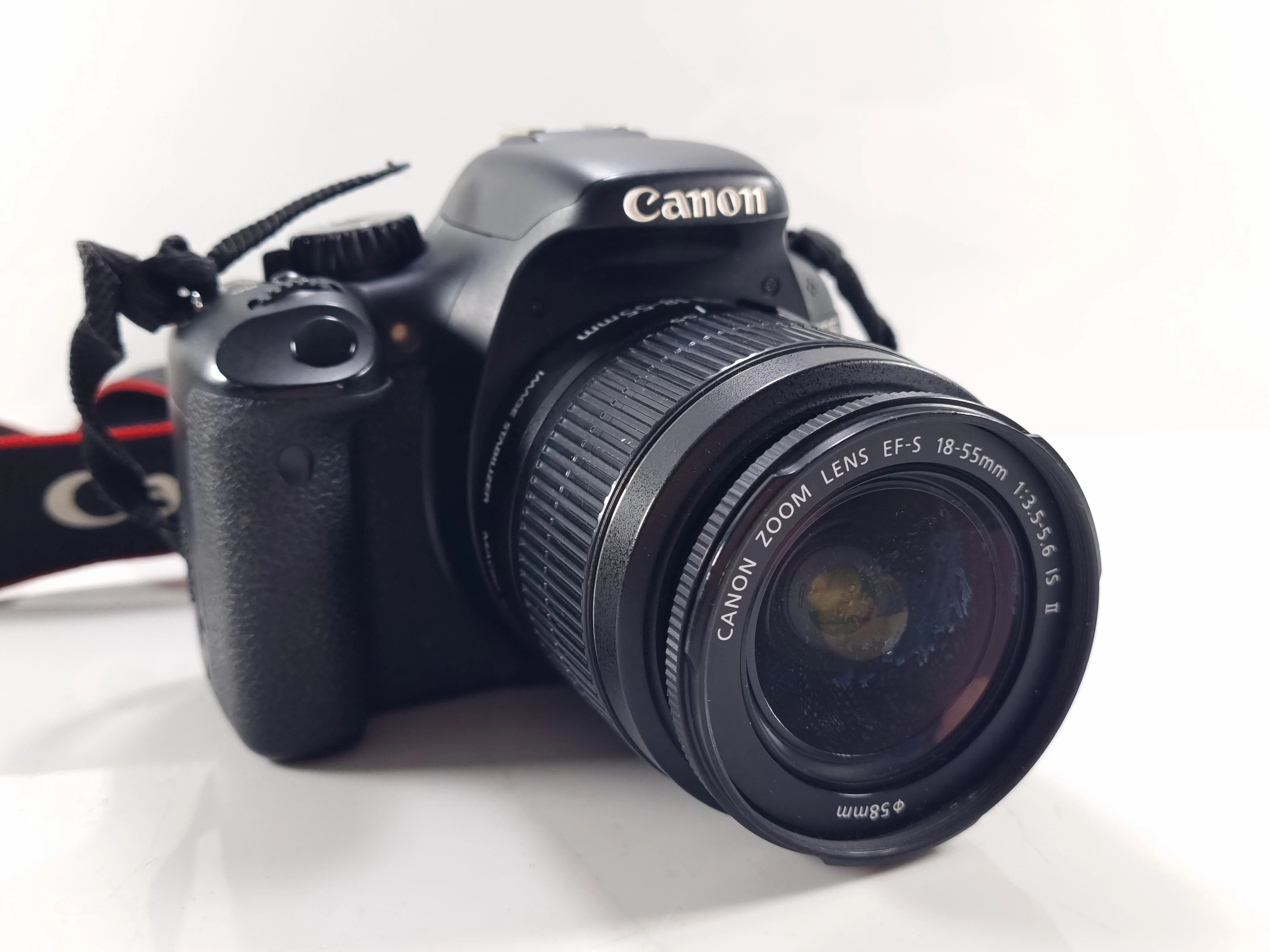 lustrzanka-canon-eos-550d-obiektyw-18-55mm-w-zestawie-814-2