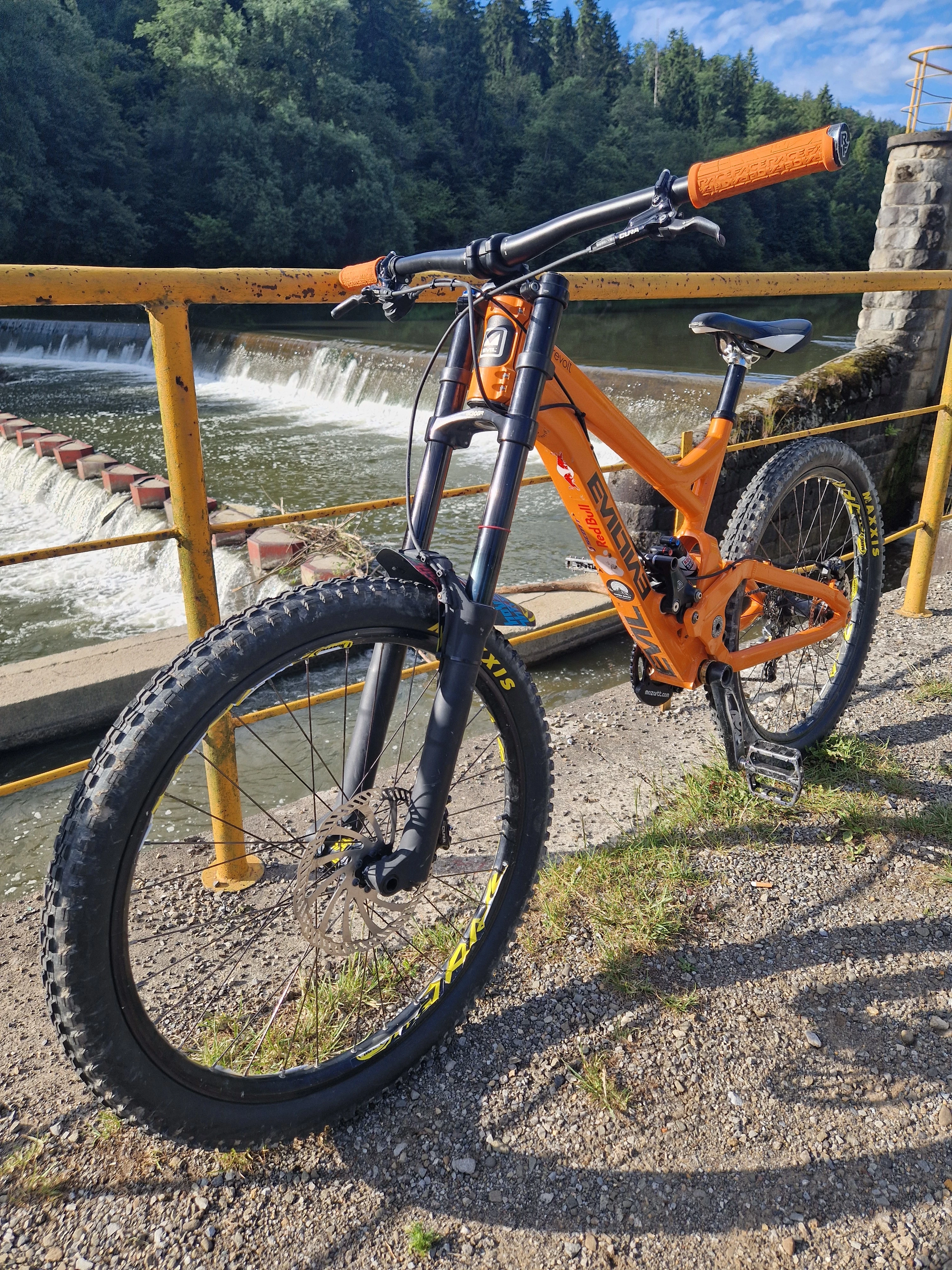 rower-evil-revolt-rama-m-shimano-zee-cura-rock-shox-vivid-boxer-dworcowa-14-zywiec