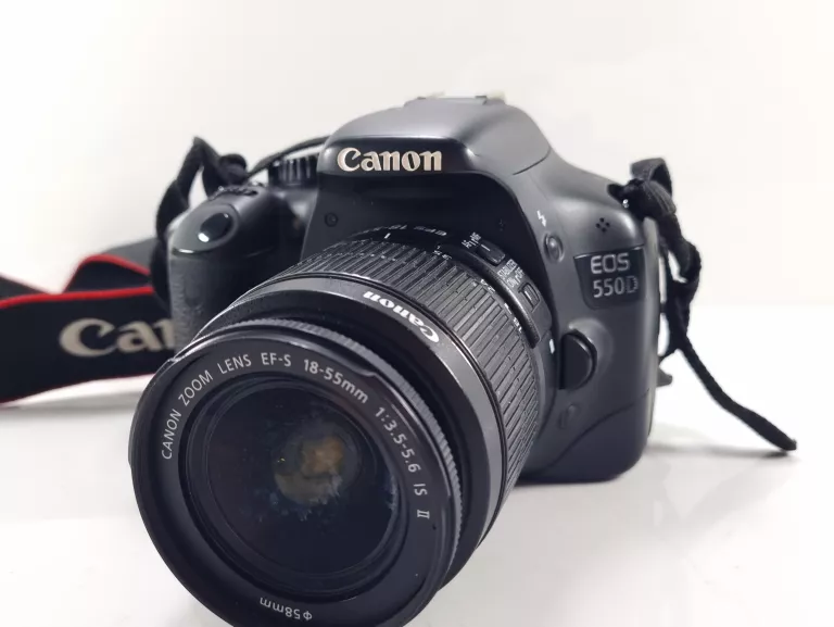 lustrzanka-canon-eos-550d-obiektyw-18-55mm-rozdzielczosc-1800