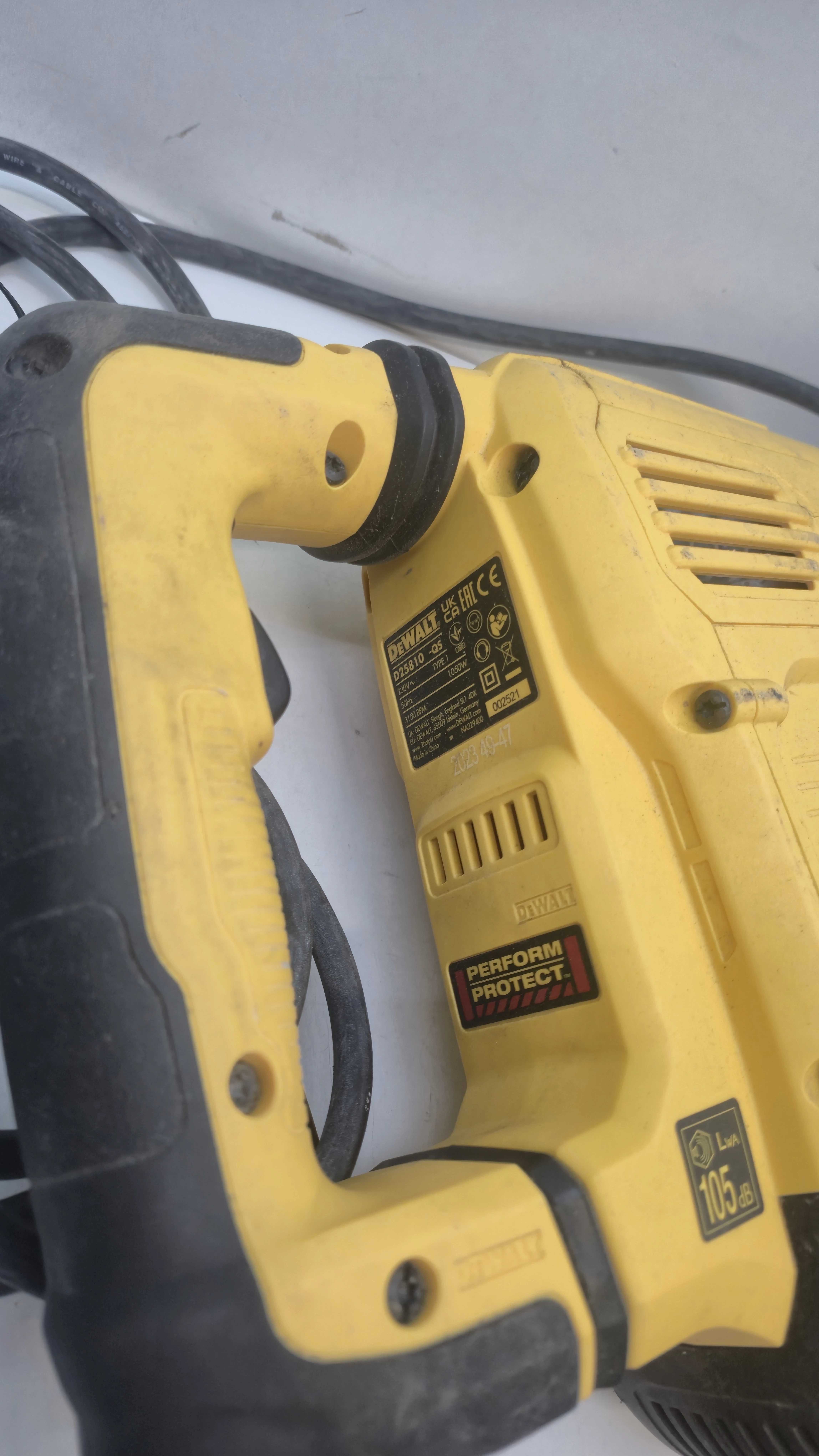 mlotowiertarka-dewalt-d25810-qs-ean-gtin-5035048648957