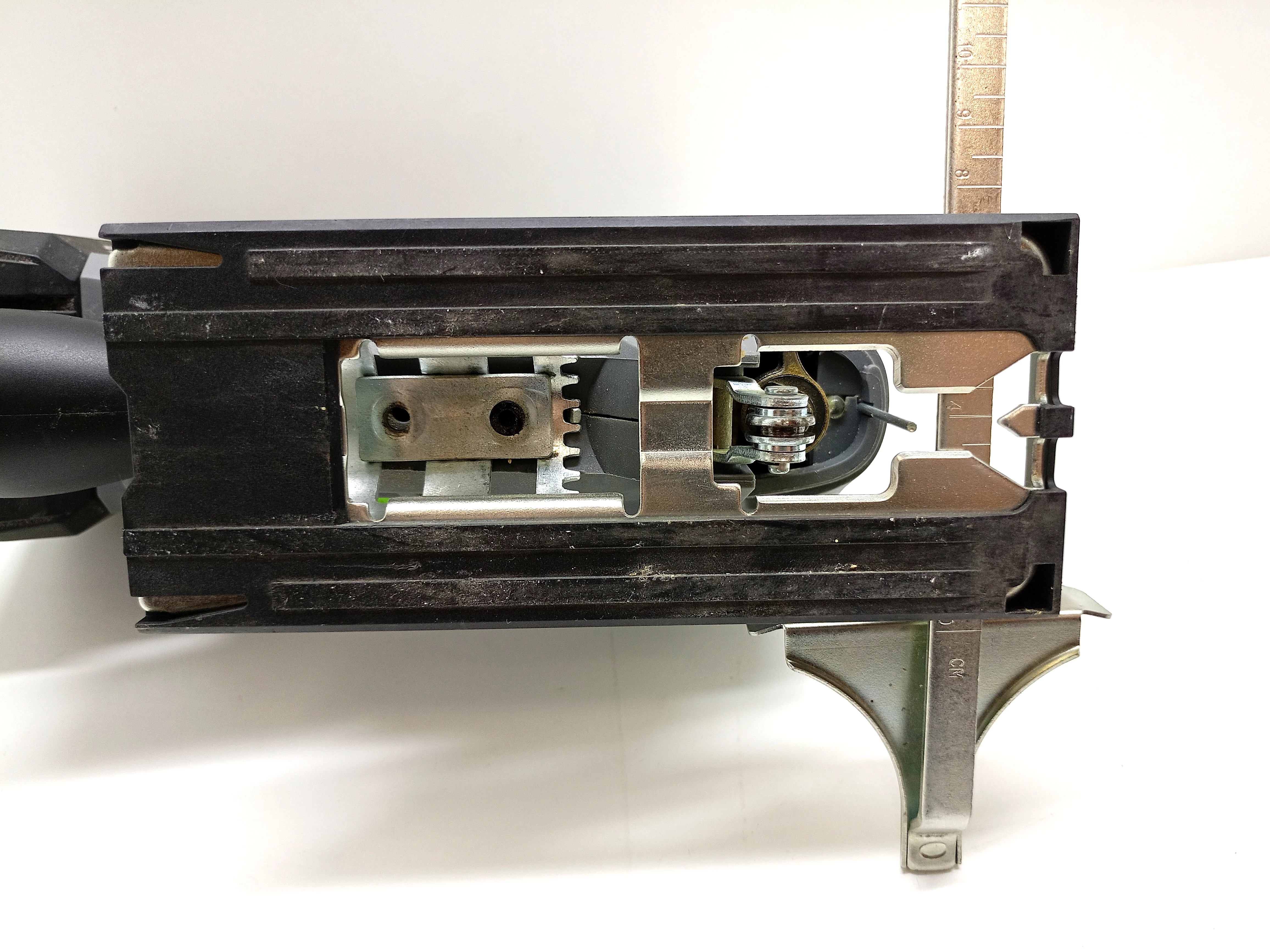 wyrzynarka-lux-a-st-20-mocowanie-brzeszczotu-205041-222245