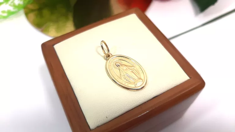 ZŁOTY MEDALIK MATKA BOSKA 2,47 G 585