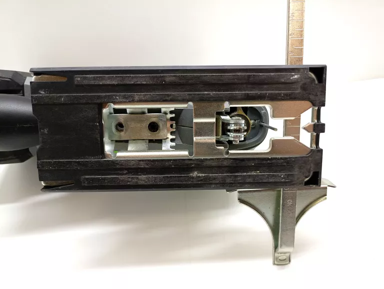 wyrzynarka-lux-a-st-20-mocowanie-brzeszczotu-205041-222245