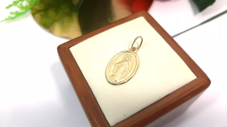 ZŁOTY MEDALIK MATKA BOSKA 2,47 G 585