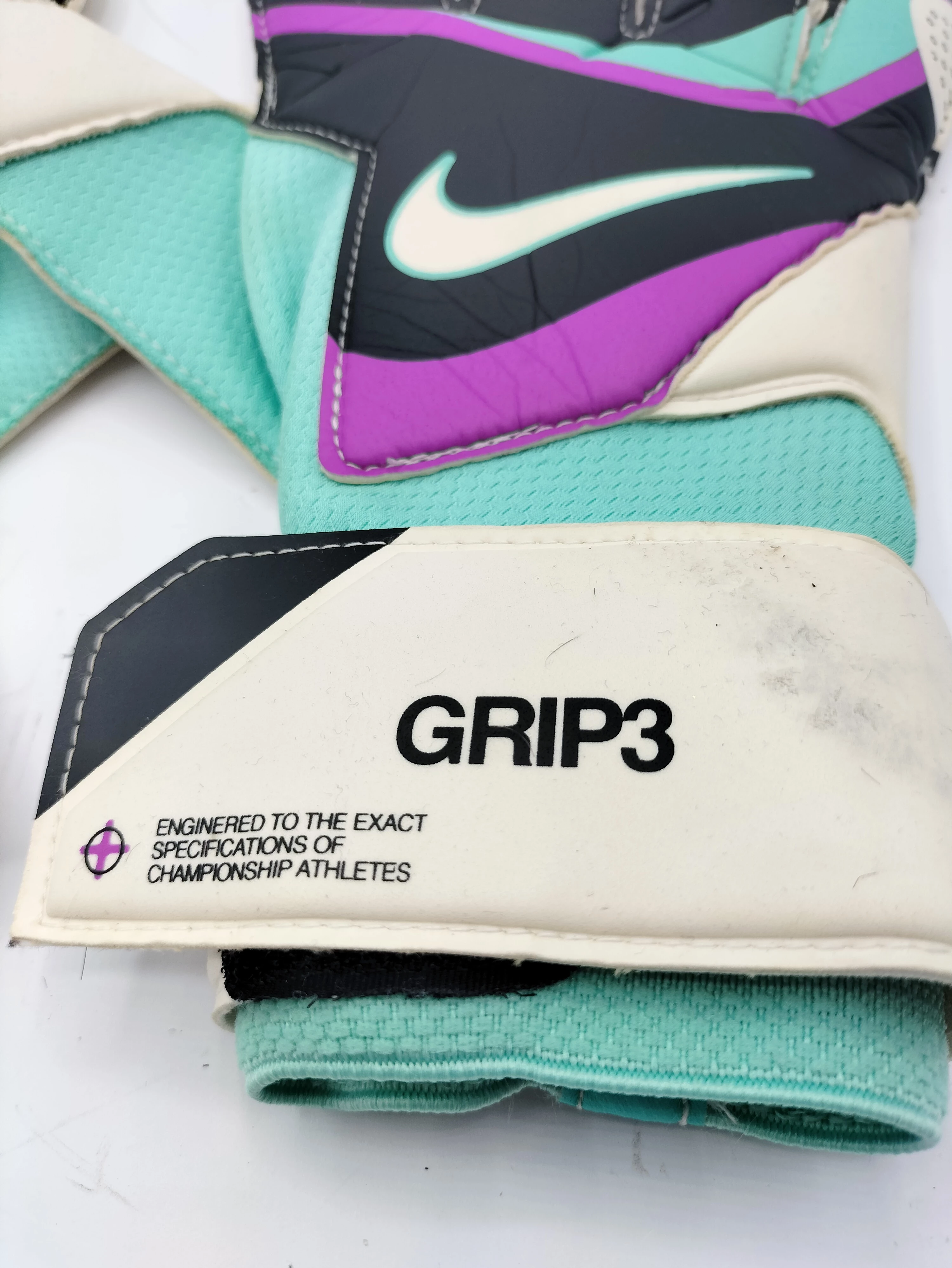 nike-grip-3-r10-rekawice-bramkarskie-product-id-a8aa5d59-9e13-47b3-8eba-e408afc2052e