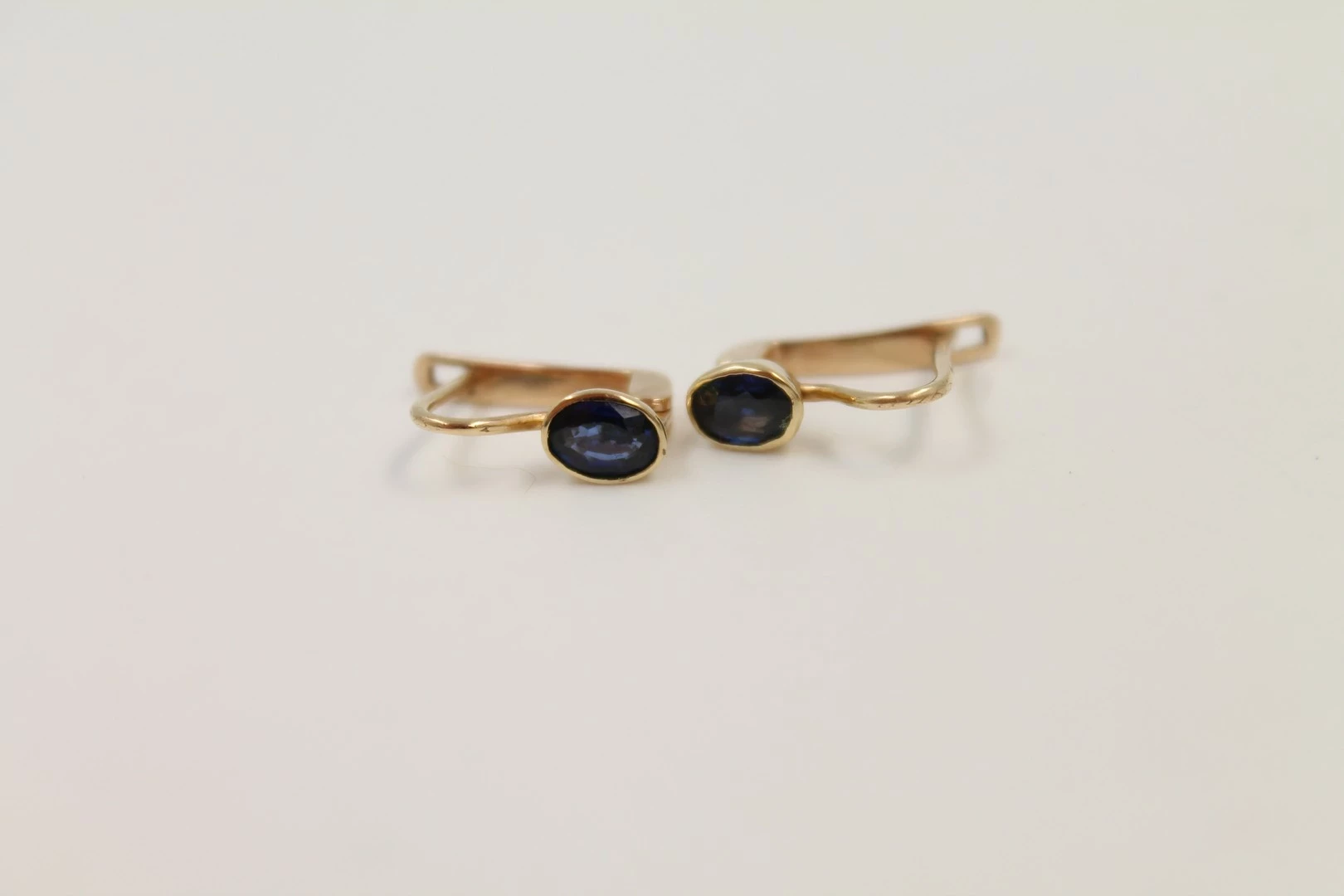 sliczne-zlote-kolczyki-z-fioletowymi-kamieniami-585-material-15835-2