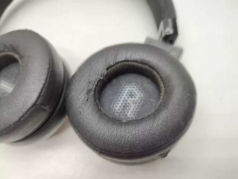 SŁUCHAWKI NAUSZNE PRZEWODOWE JBL E35 Z KABLEM W POKROWCU
