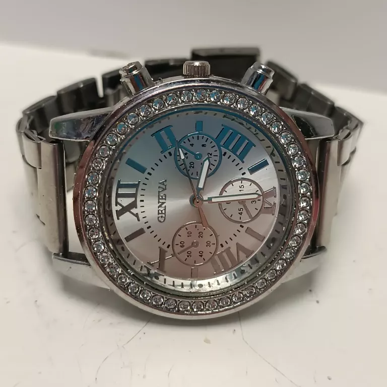 zegarek-geneviia-osiedle-teatralne-3u15-krakow