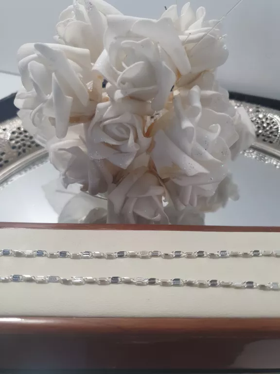 PIĘKNY SREBRNY ŁAŃCUSZEK 5,81 G 925