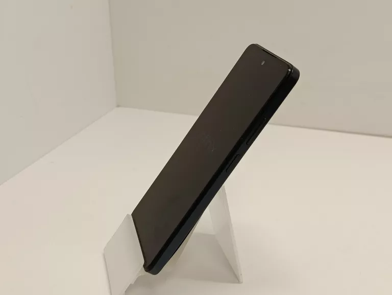 telefon-infinix-smart-8-stan-11323-2