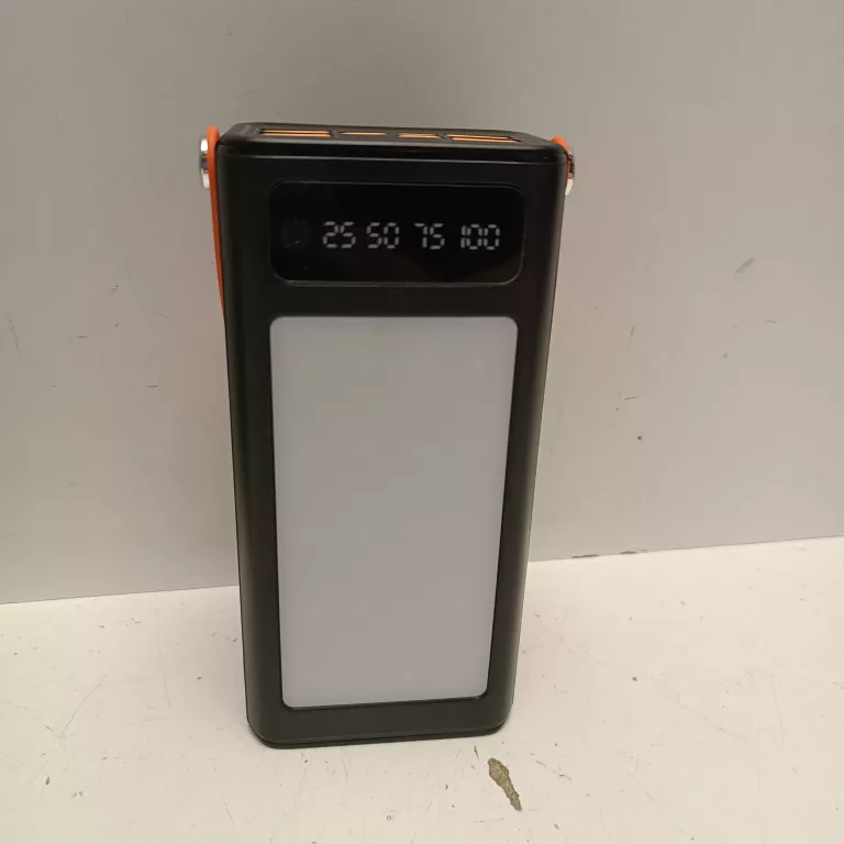POWERBANK 30000MAH WILDTREK Z LATARKĄ