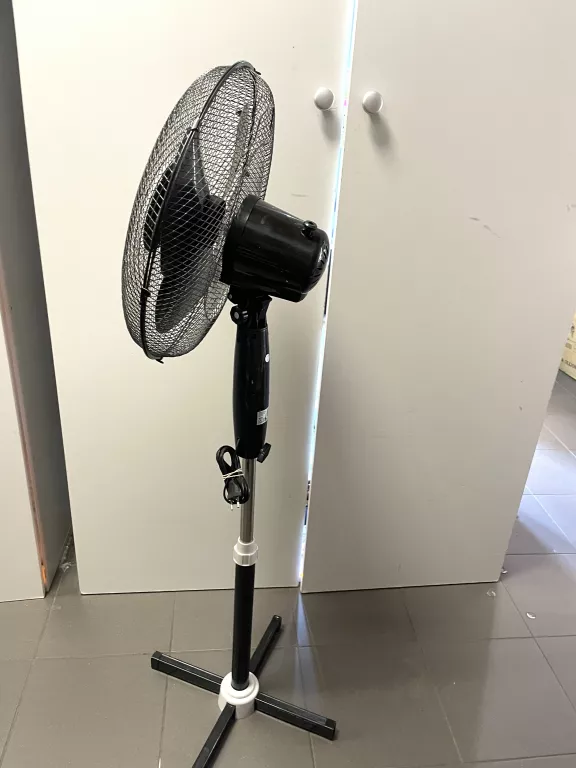 skan-wentylator-stojacy-czarny-stan-11323-2