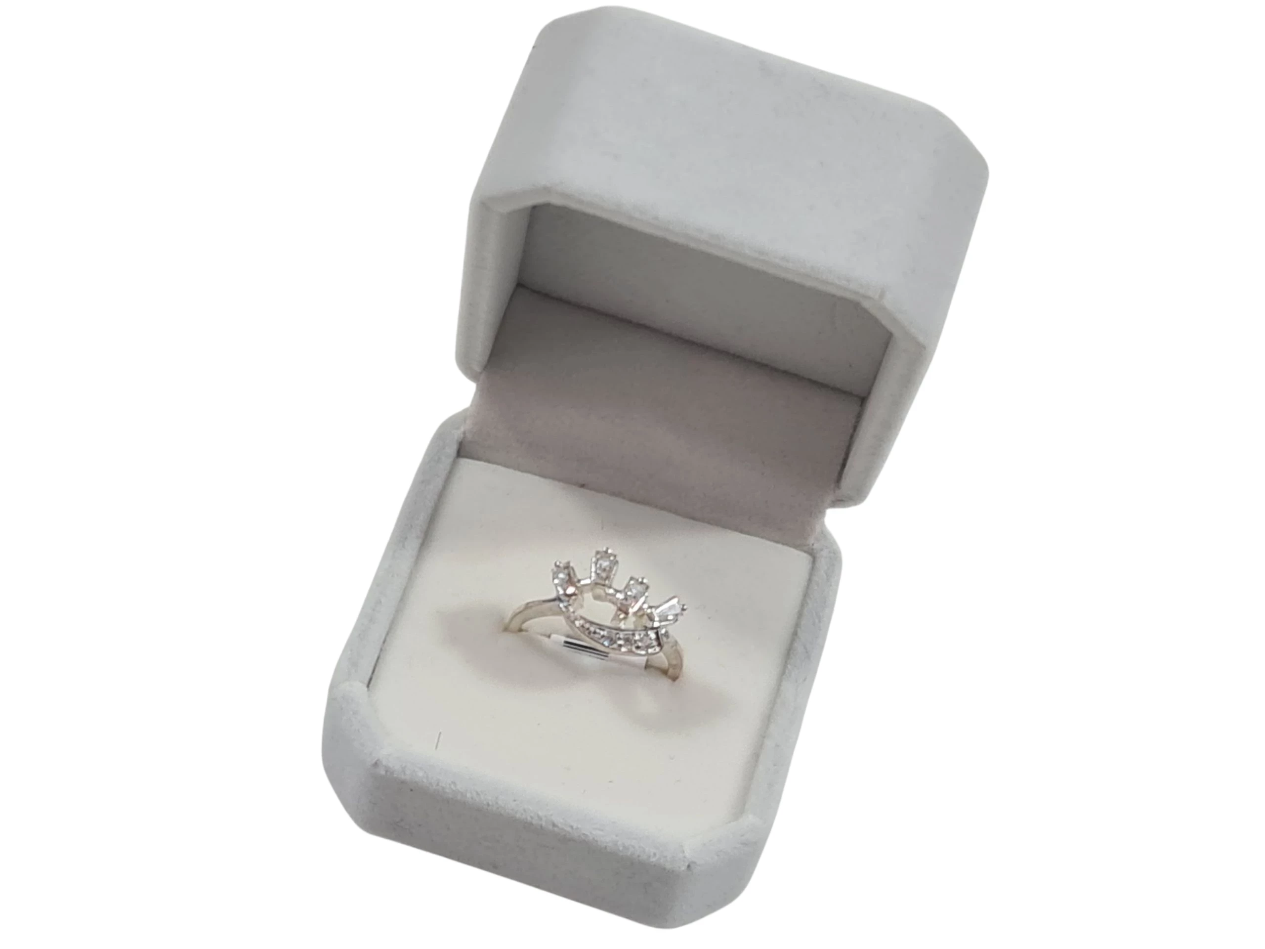 srebrny-blyszczacy-pierscionek-pr-925-277g-r-14-stan-11323-2