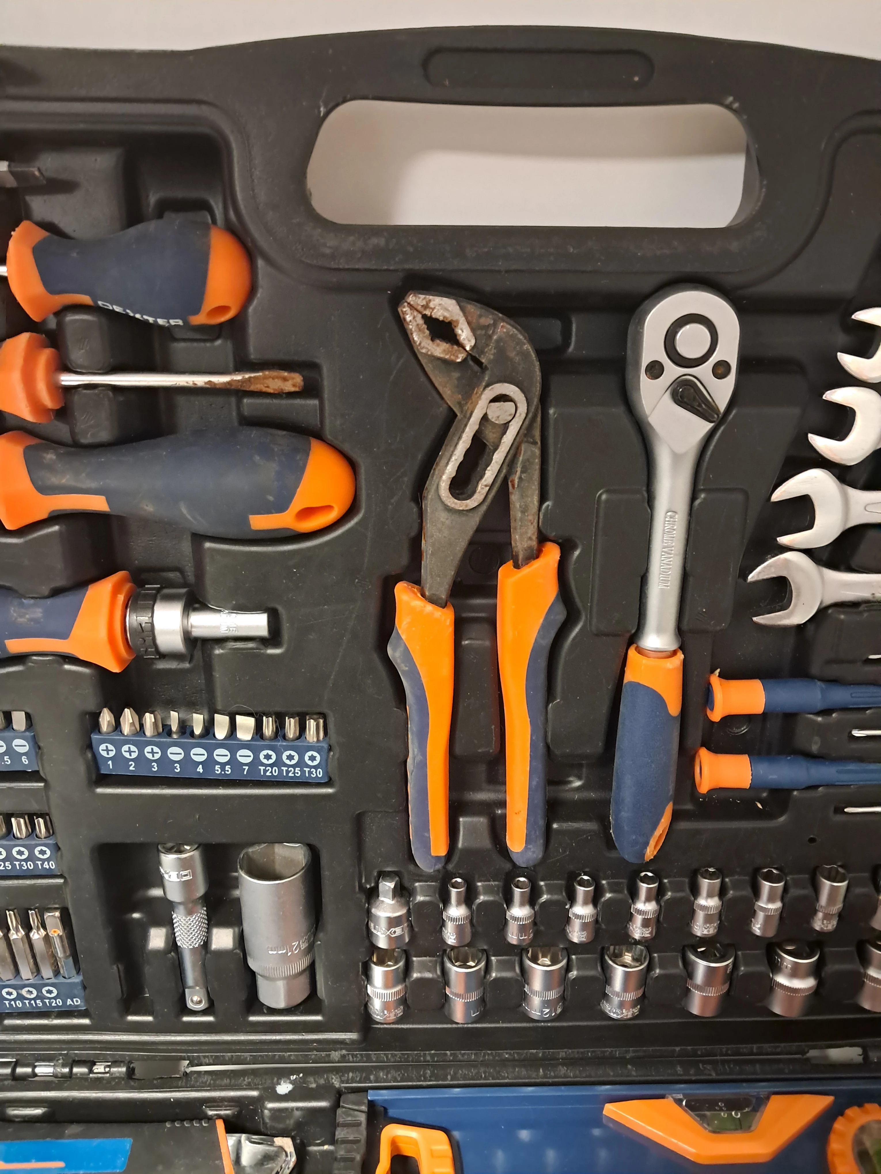 zestaw-narzedzi-recznych-108-szt-dexter-kod-producenta-45852261