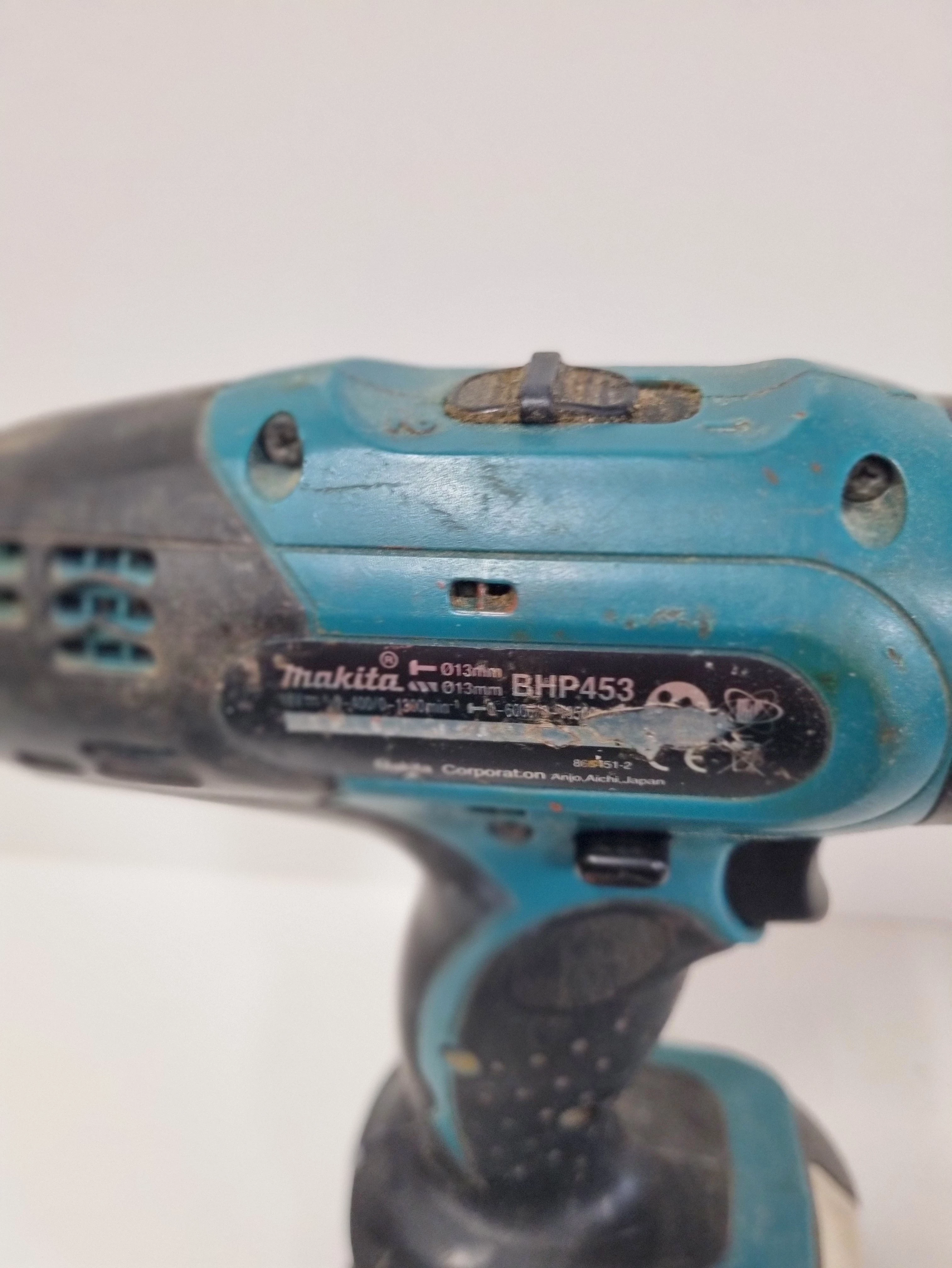 wkretarka-makita-bhp-453-akcesoria-pojemnosc-akumulatora-200