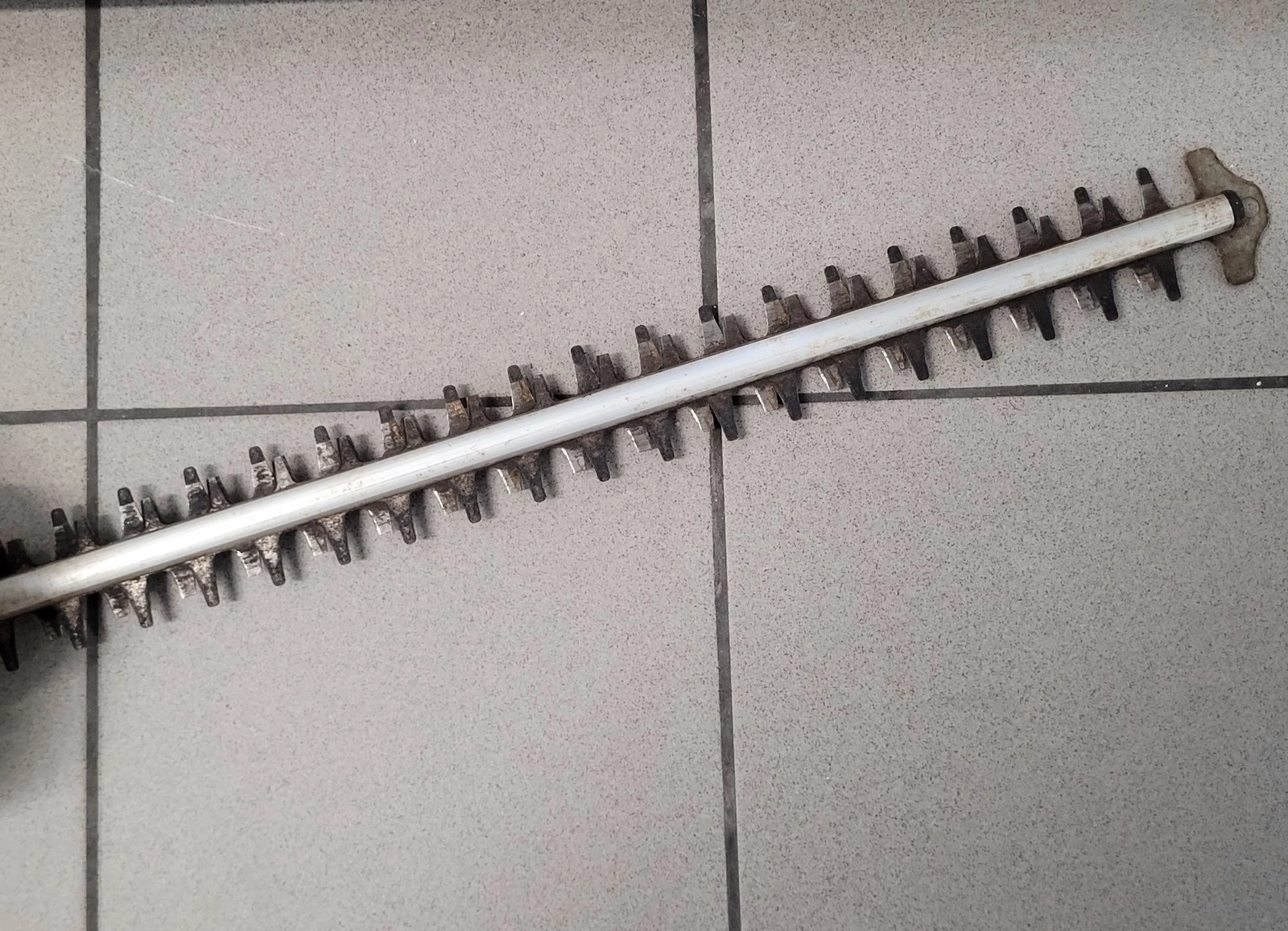 nozyce-do-zywoplotu-macallister-mhtp710-moc-710