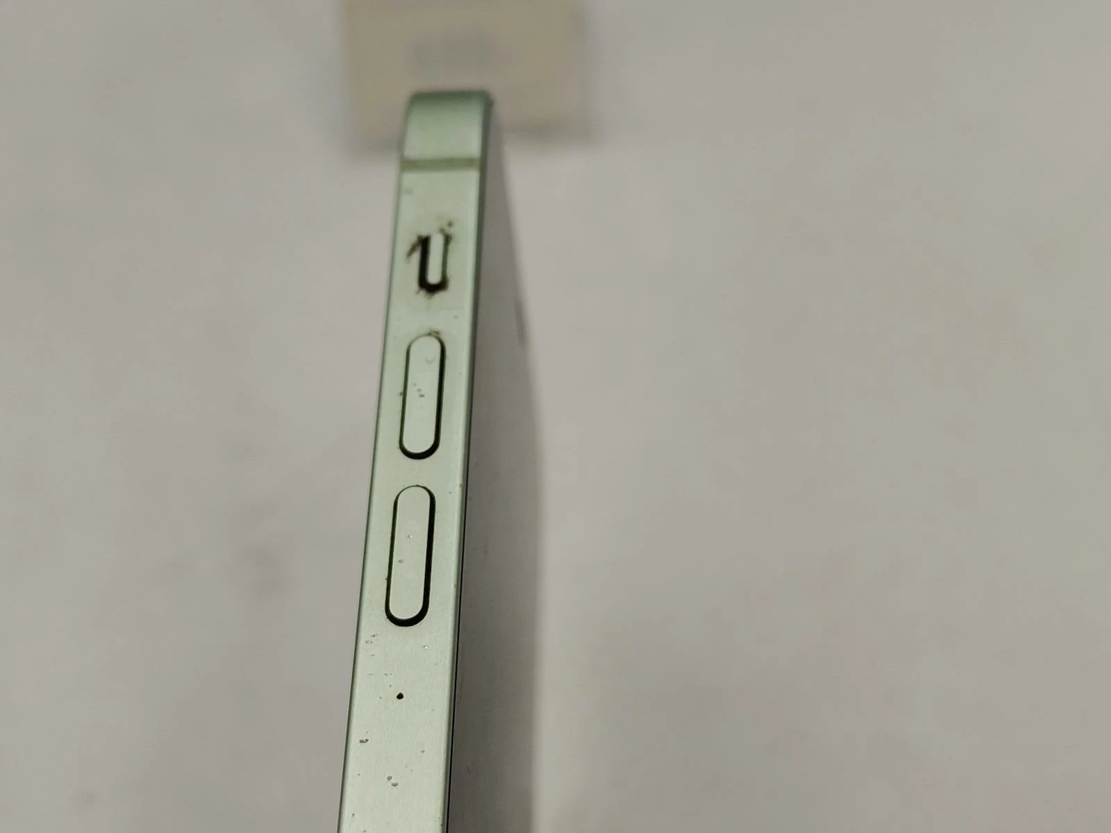 telefon-apple-iphone-12-64gb-83-przekatna-ekranu-610