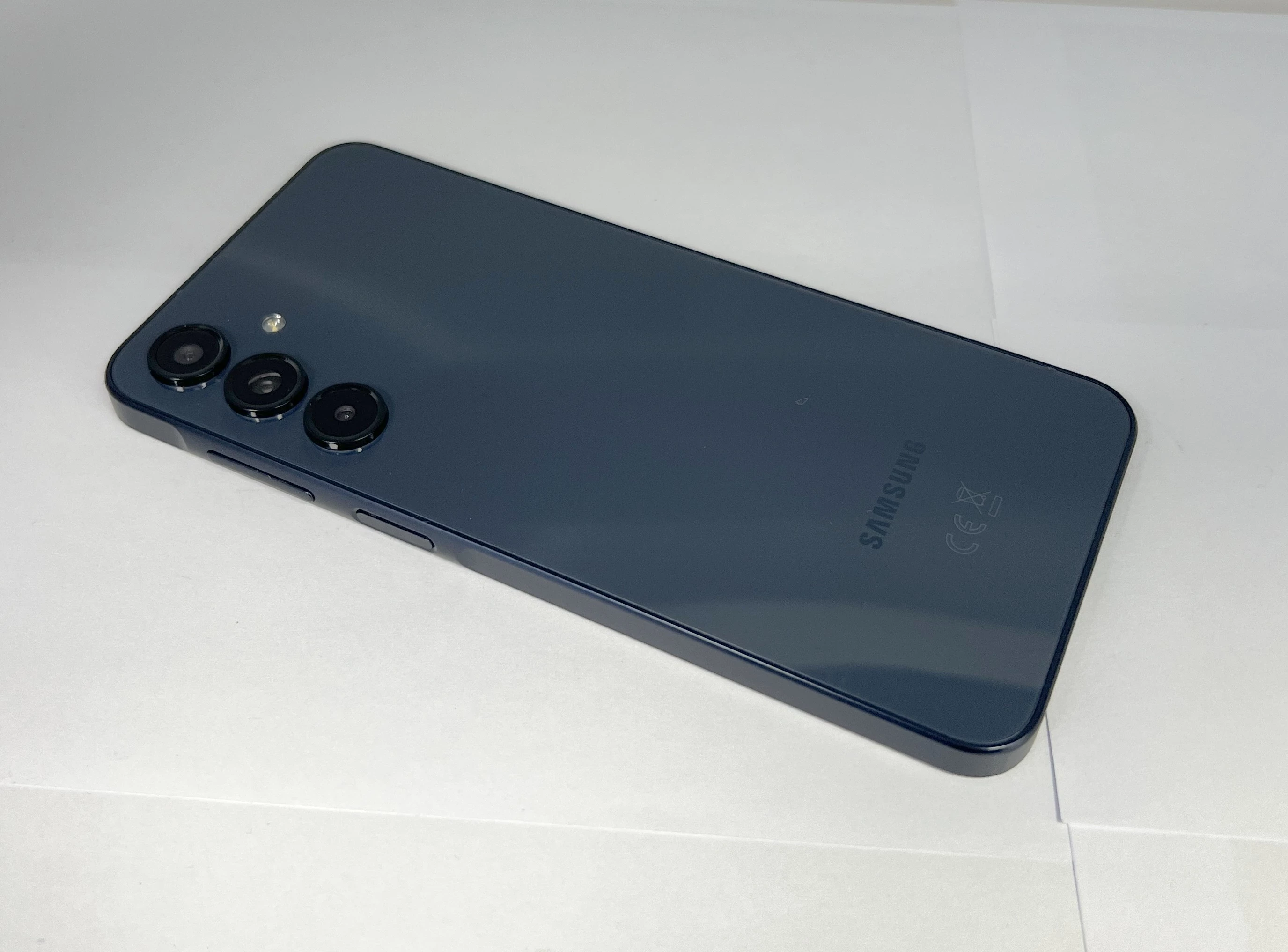 telefon-samsung-galaxy-a16-5g-4128gb-opis-typ-202685-212929