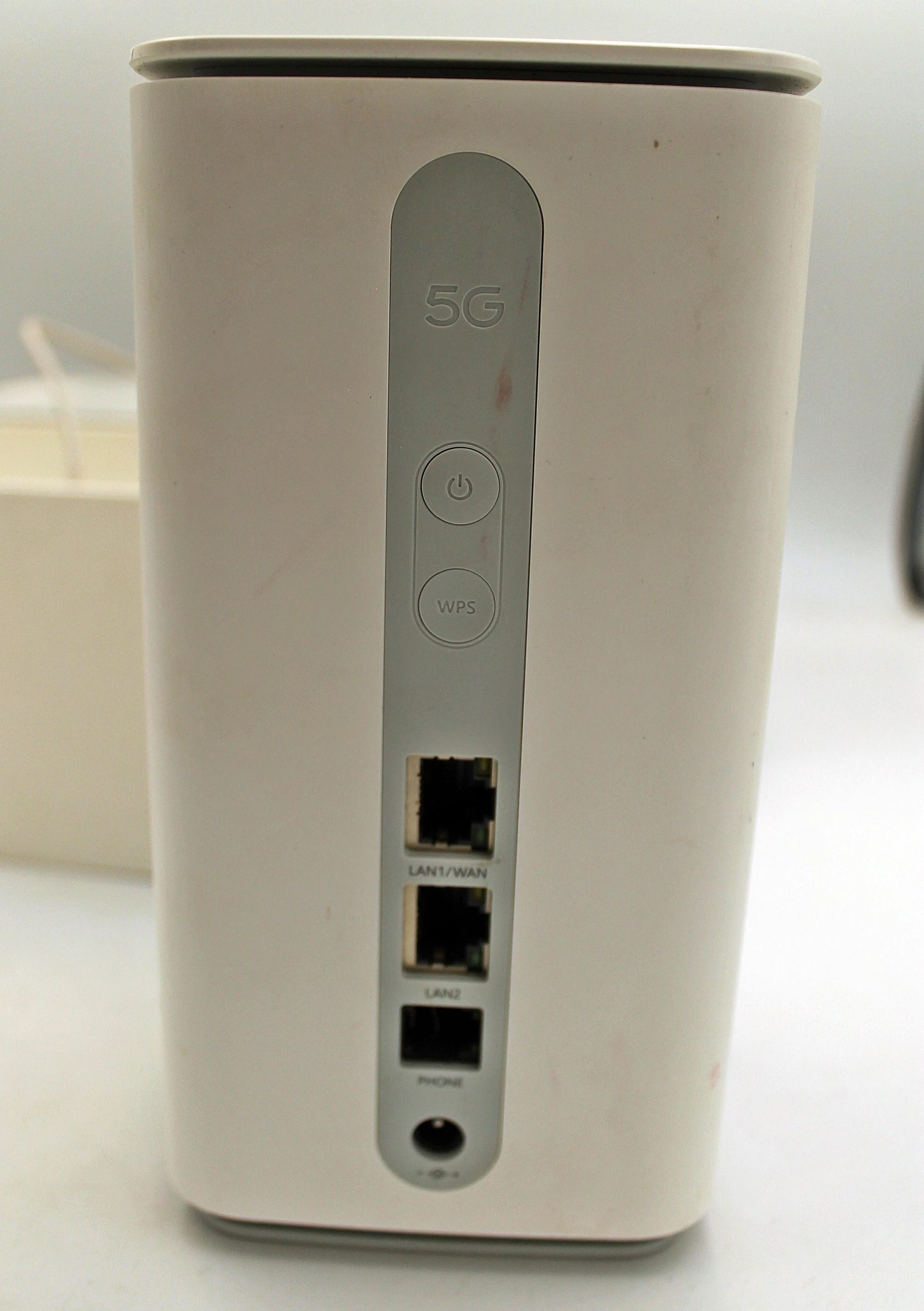 oppo-cpe-t1a-stacjonarny-router-5g-bialy-wbudowany-modem-227329-727199