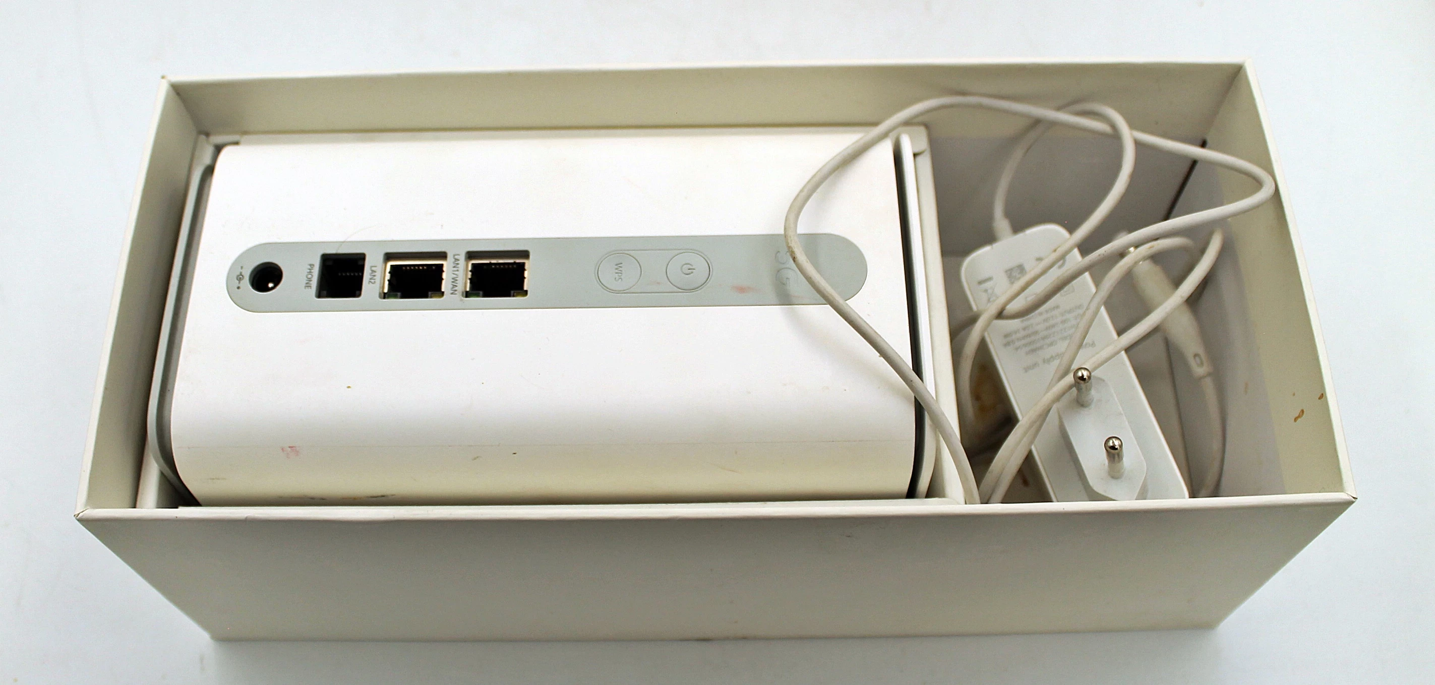 oppo-cpe-t1a-stacjonarny-router-5g-bialy-ean-gtin-6944284697256