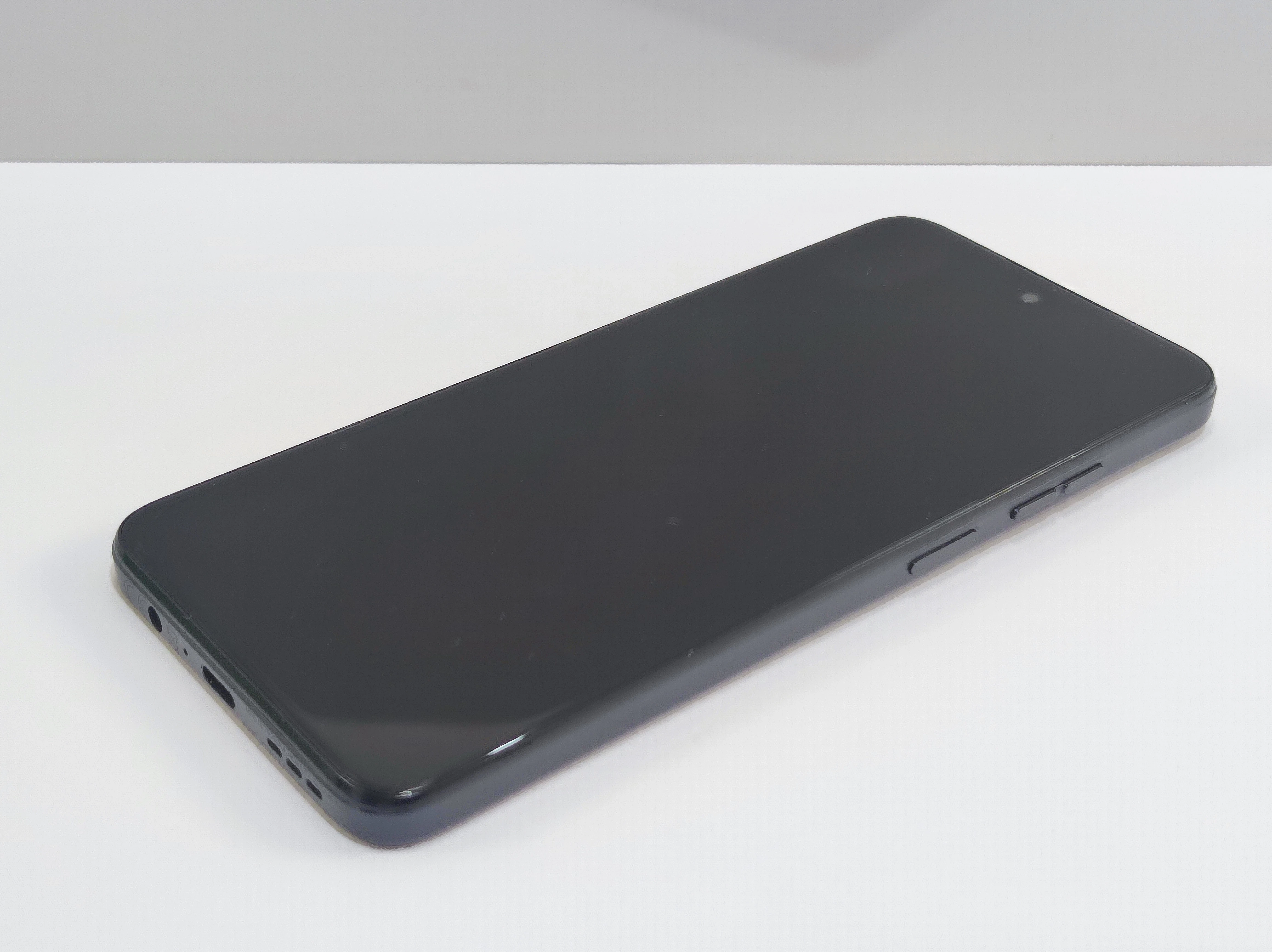 telefon-motorola-moto-g34-5g-4128gb-stan-11323-2