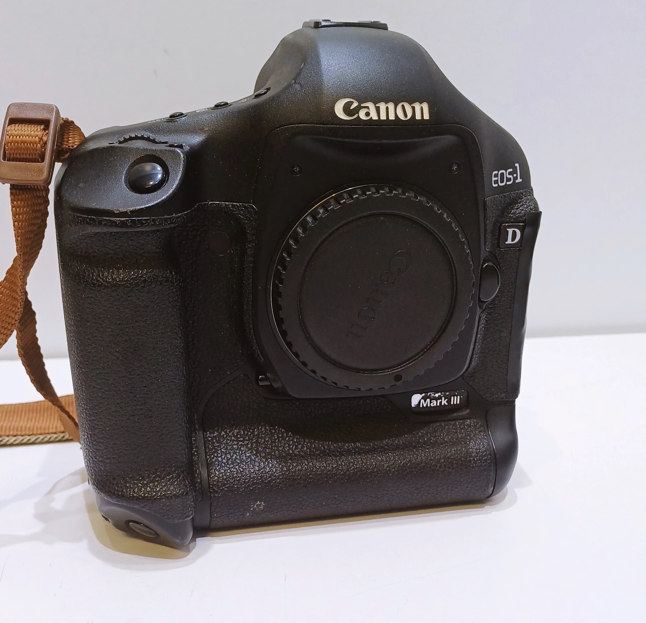 lustrzanka-canon-eos-1-mark-iii-komplet-ean-gtin-8714574505824