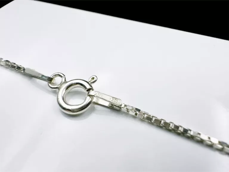 SREBRNY ŁAŃCUSZEK W 2,48 G PR 925 DL 45 CM