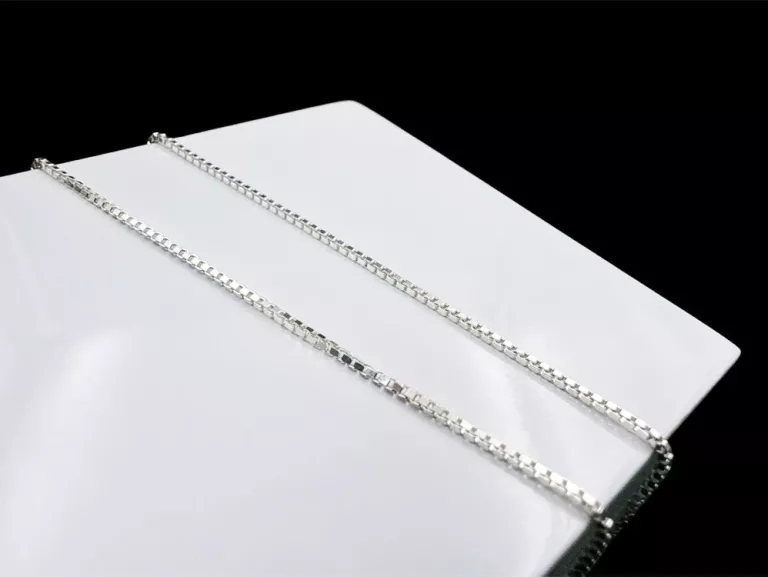 SREBRNY ŁAŃCUSZEK W 2,48 G PR 925 DL 45 CM