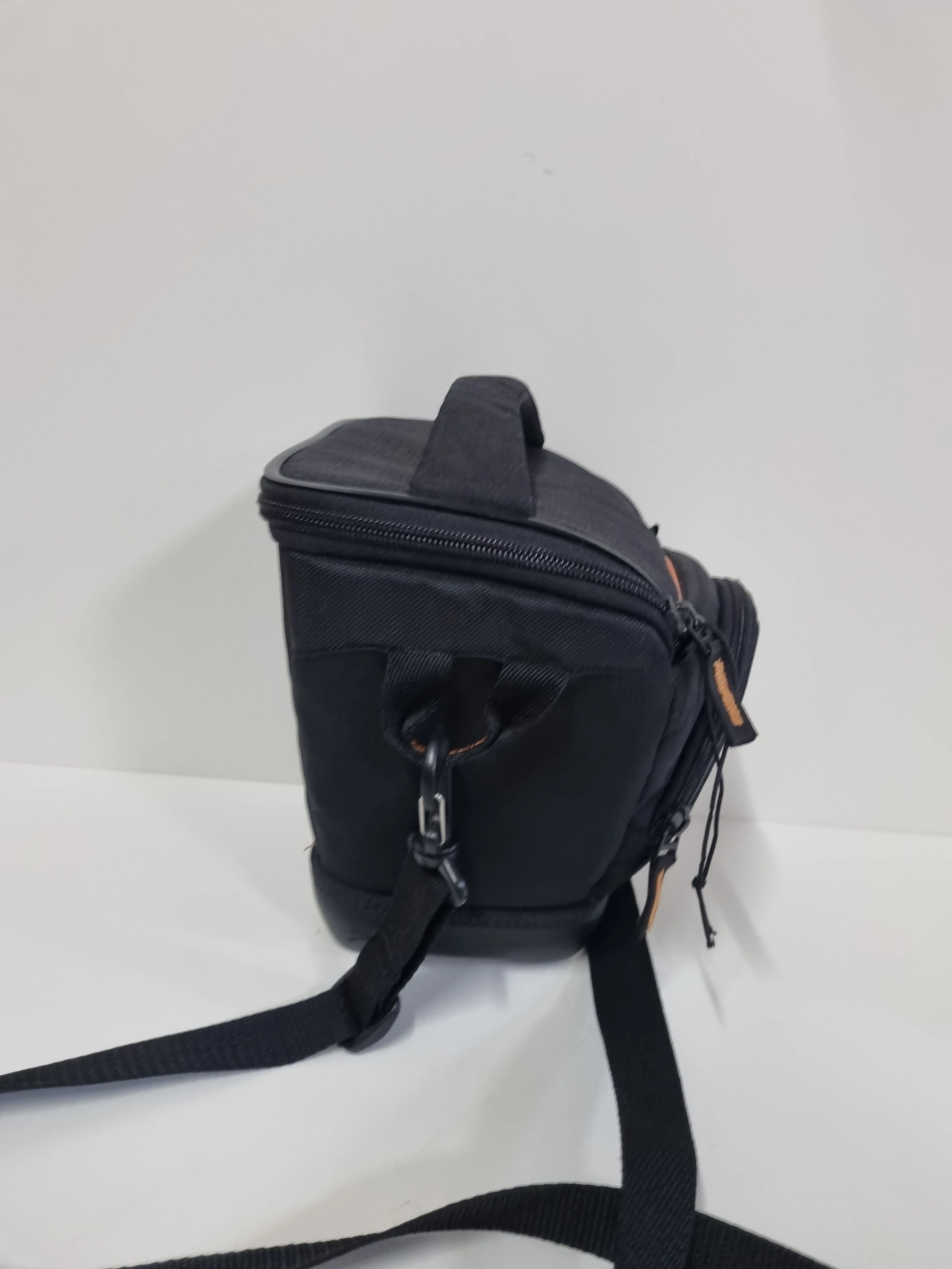 pokrowiec-do-aparatu-case-logic-pl-wolnosci-801-sroda-sl