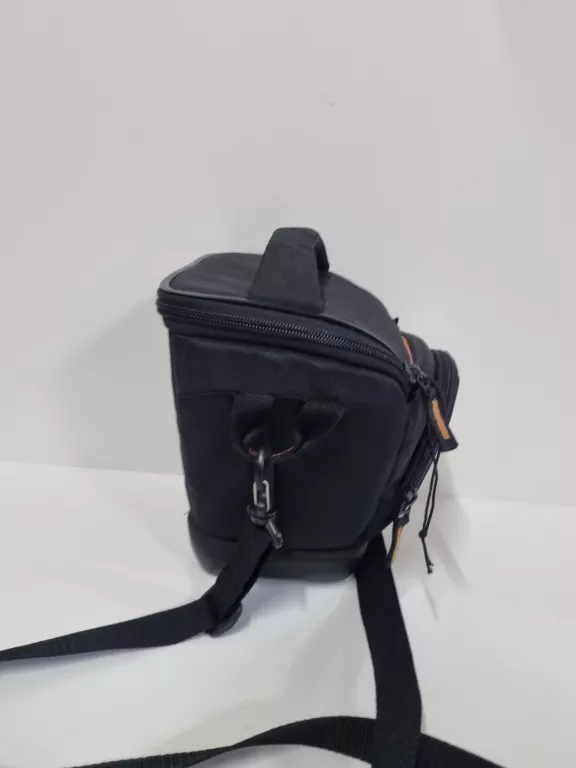 pokrowiec-do-aparatu-case-logic-pl-wolnosci-801-sroda-sl