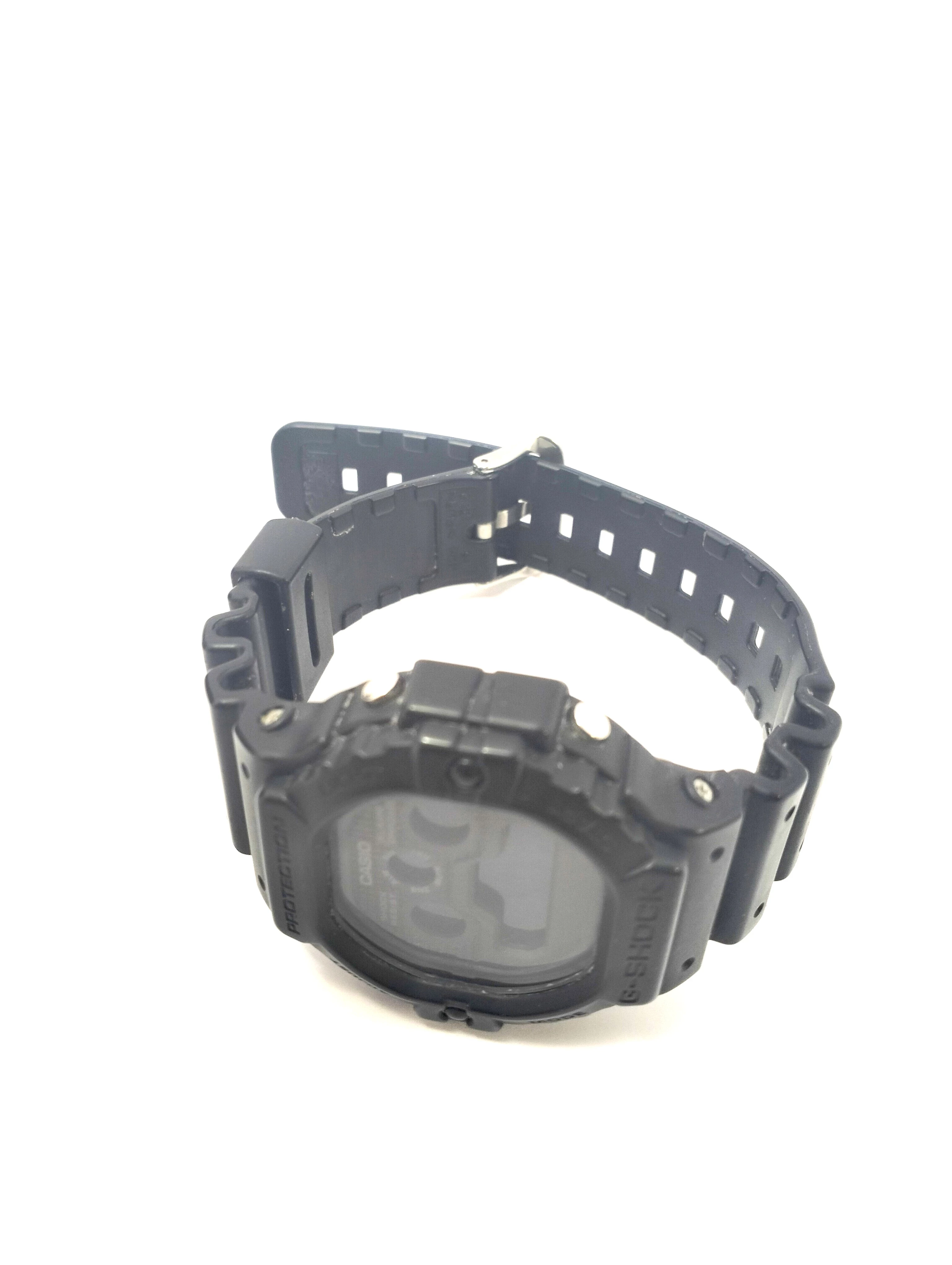 zegarek-casio-dw-5900bb-material-paska-129219-10
