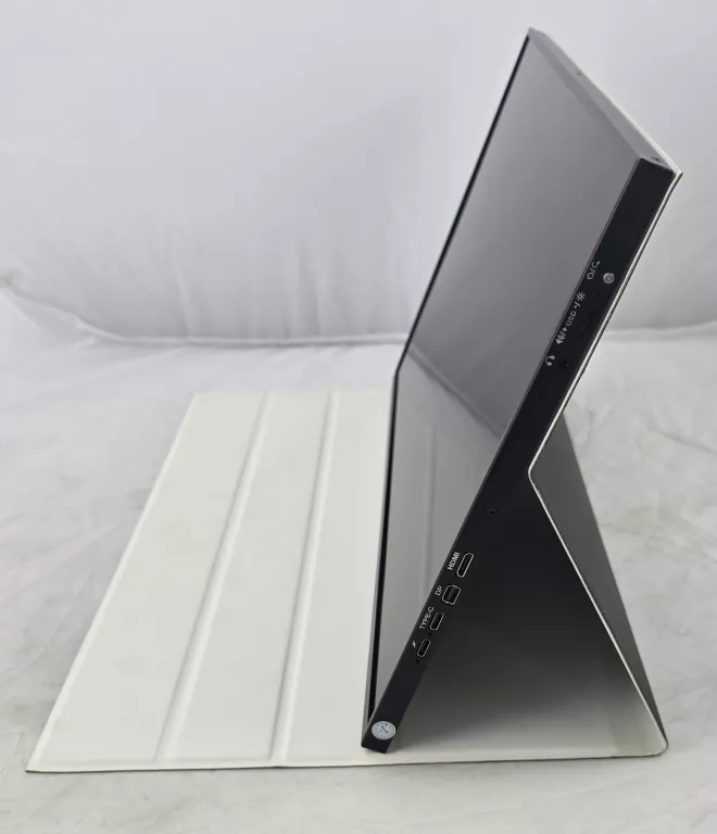 PRZENOŚNY MONITOR LCD 14"