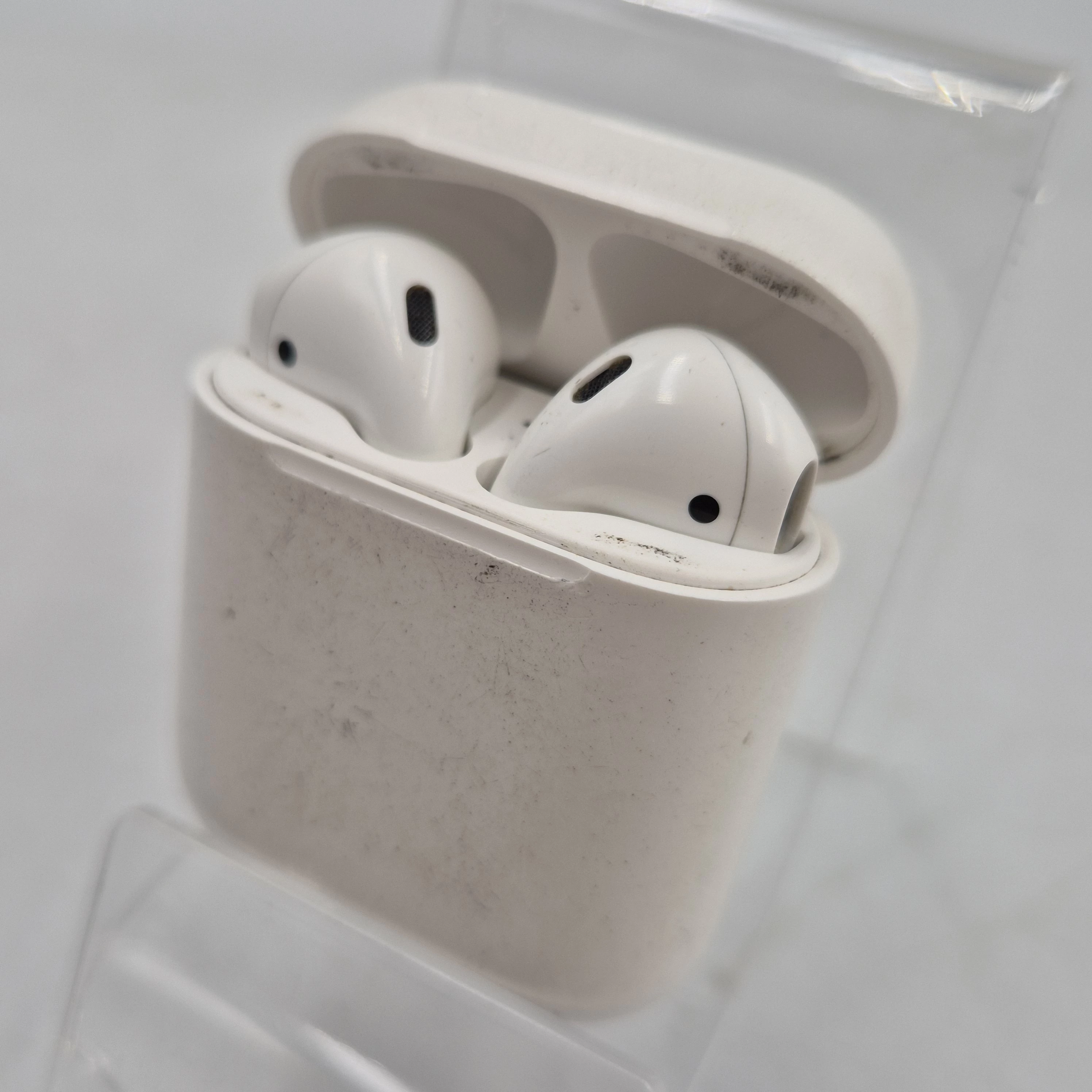 sluchawki-bezprzewodowe-apple-airpods-1-generacji-material-203673-217721