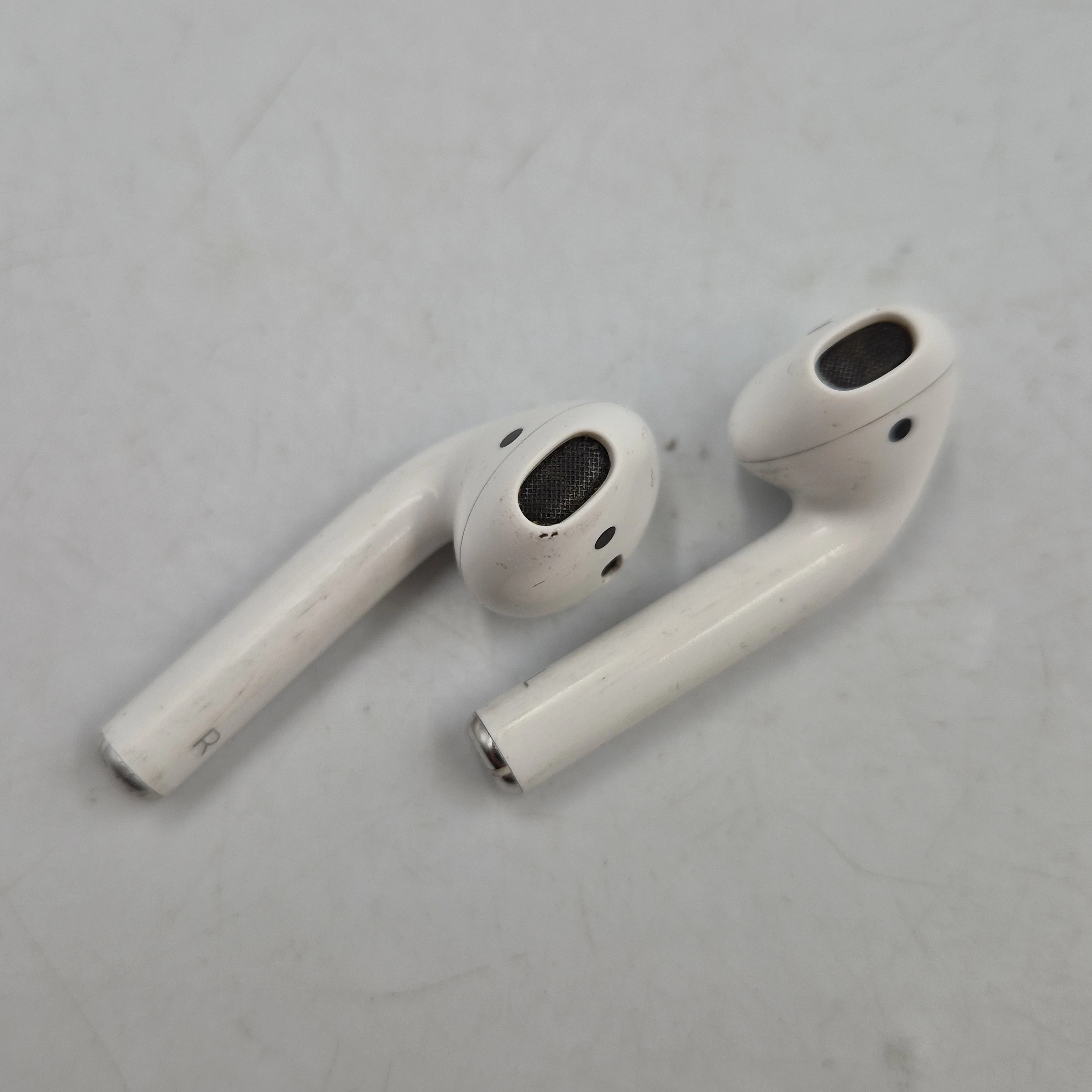 sluchawki-bezprzewodowe-apple-airpods-1-generacji-model-250439-1920446