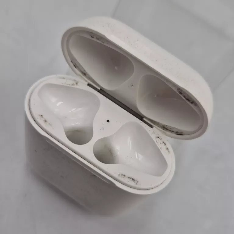 SŁUCHAWKI BEZPRZEWODOWE APPLE AIRPODS 1 GENERACJI