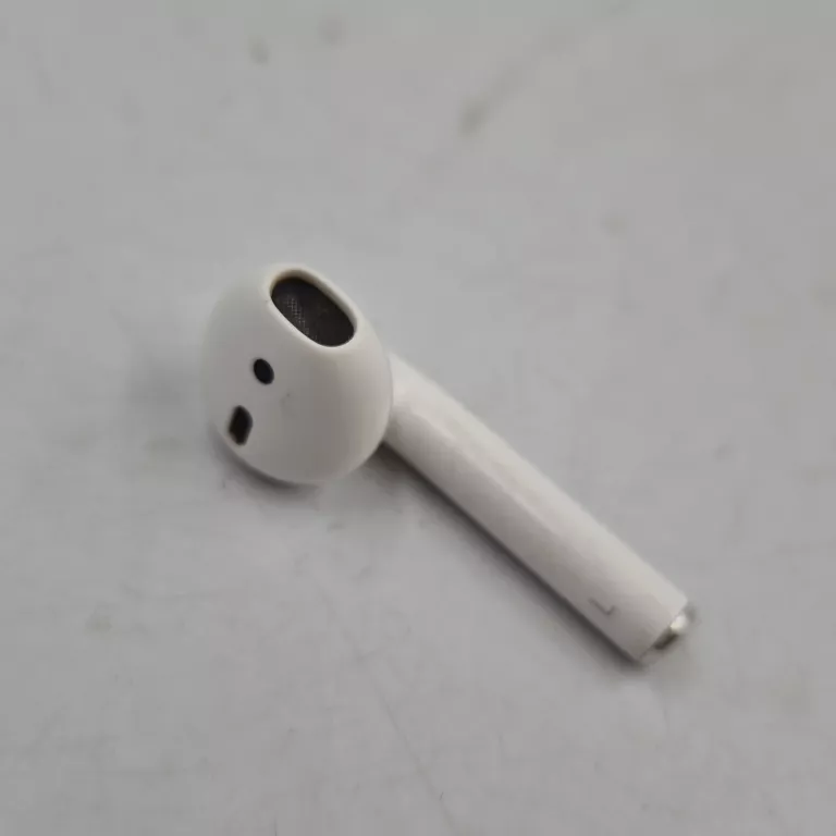 SŁUCHAWKI BEZPRZEWODOWE APPLE AIRPODS 1 GENERACJI