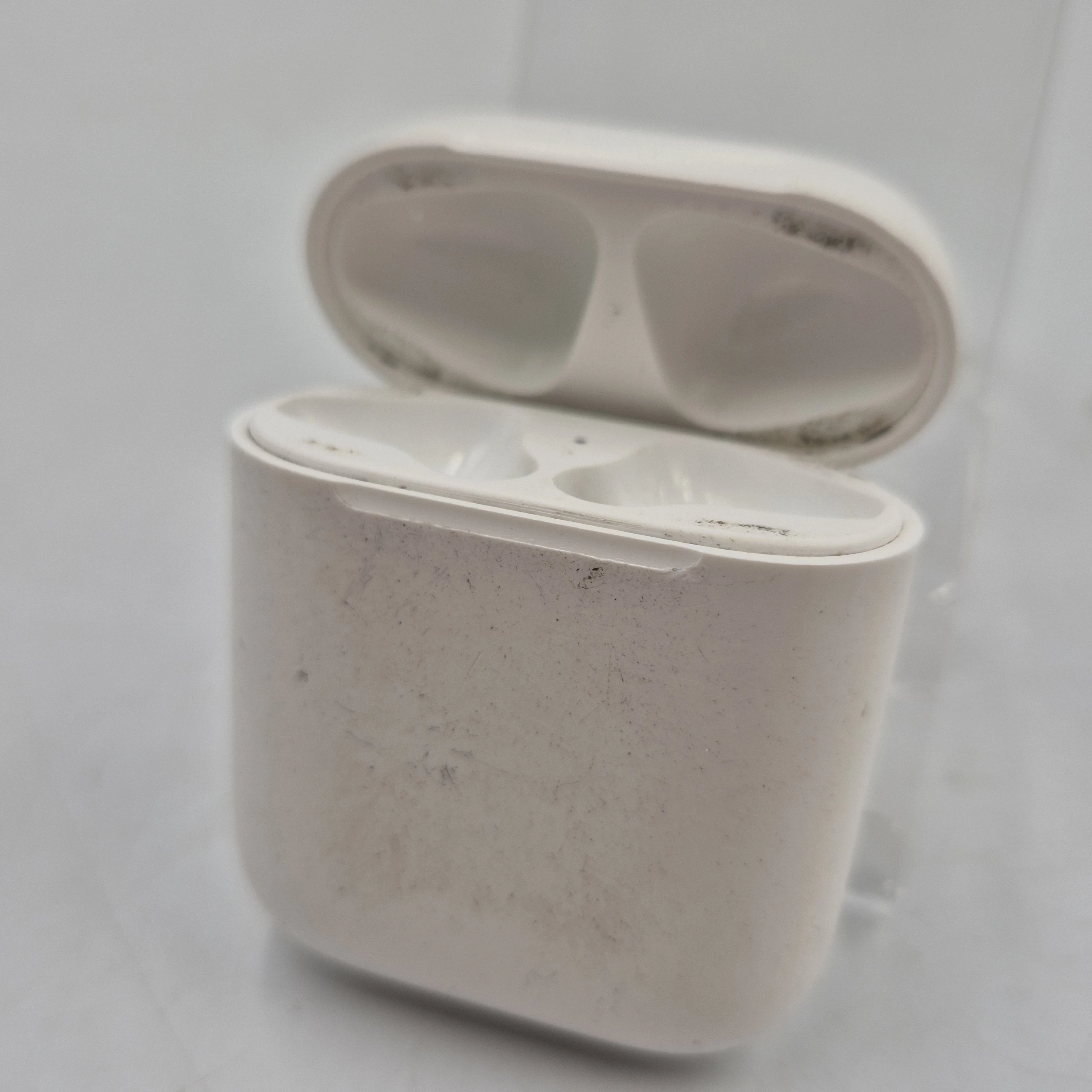 sluchawki-bezprzewodowe-apple-airpods-1-generacji-waga-produktu-z-opakowaniem-jednostkowym-0008