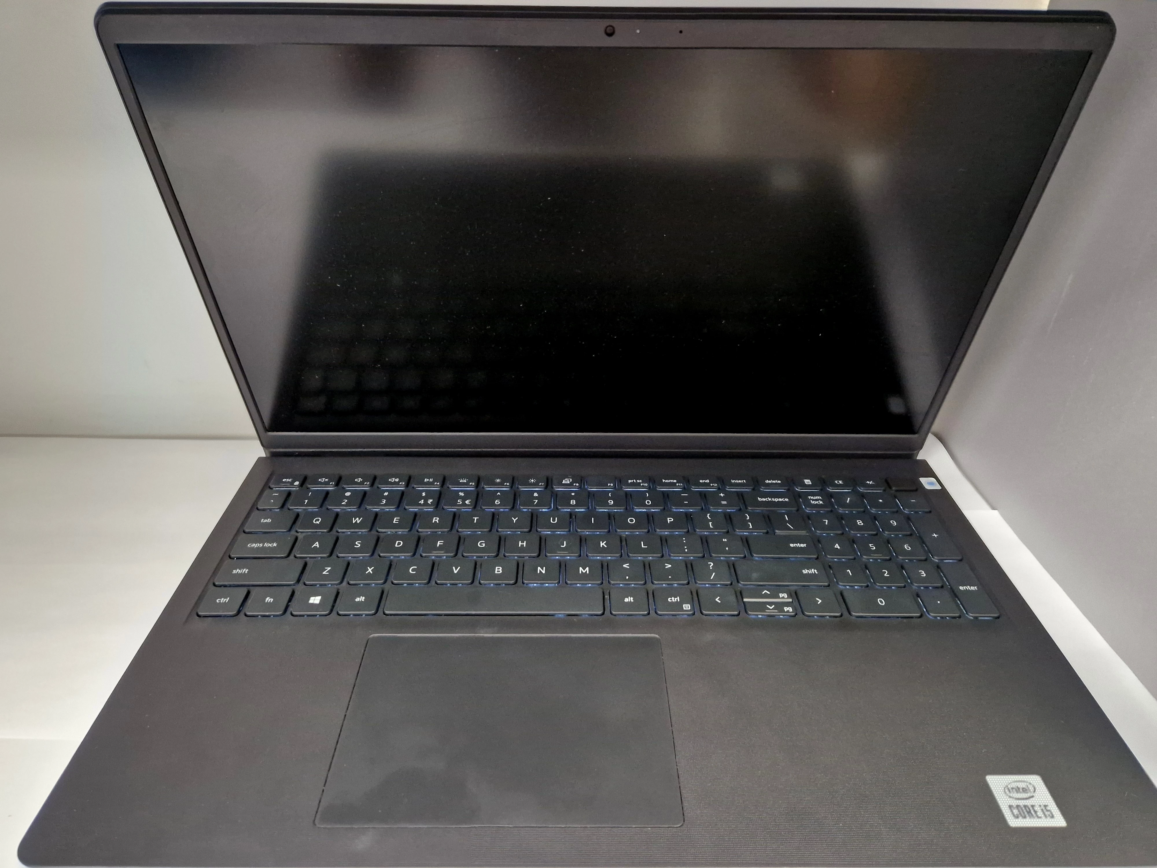 laptop-dell-vostro-15-3510-i5-1035g1-8gb-ram-torba-i-zasilacz-ean-gtin-5901165760554