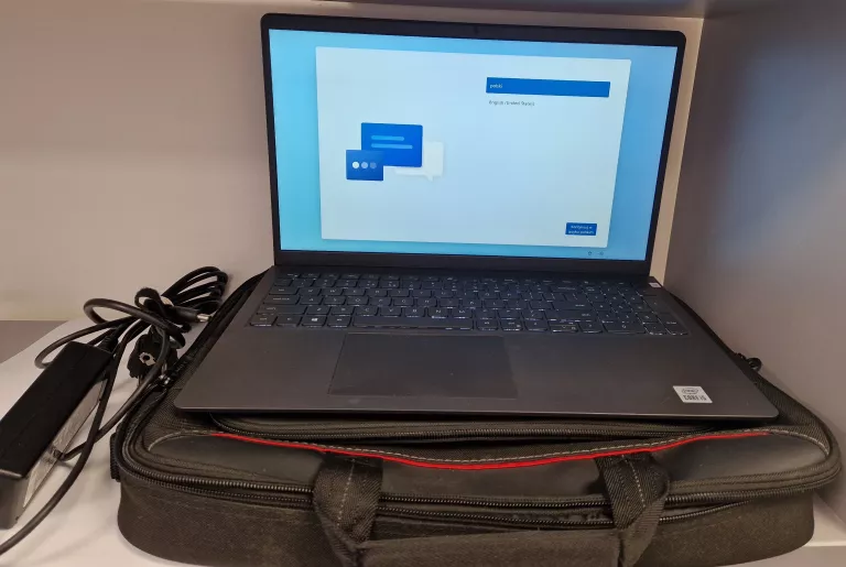 LAPTOP DELL VOSTRO 15 3510 - I5 1035G1, 8GB RAM + TORBA I ZASILACZ