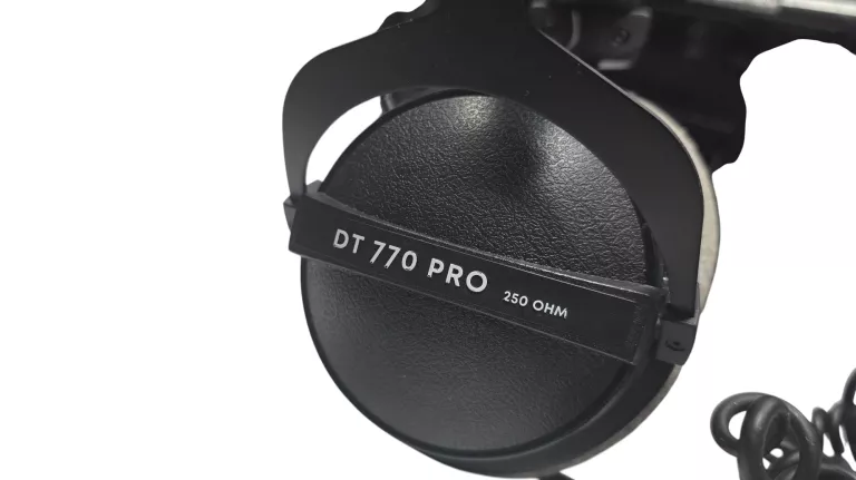 SŁUCHAWKI BEYERDYNAMIC DT770 PRO 250OHM + POKROWIEC