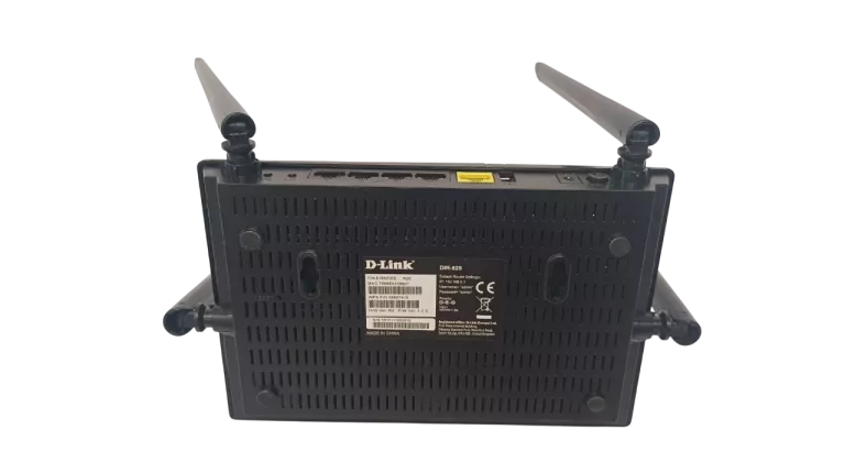 ROUTER D-LINK DIR-825