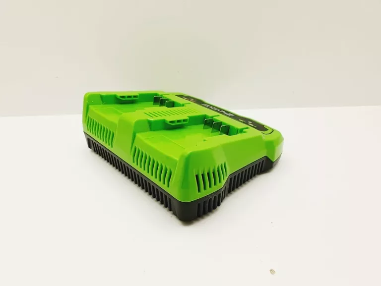 ŁADOWARKA DO AKUMULATORÓW GREENWORKS PODWÓJNA 24V 2A G24X2UC2
