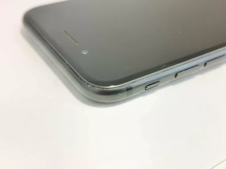 TELEFON IPHONE 7 2/32GB BATERIA 74 MIKROFON NIE DZIAŁA OPIS
