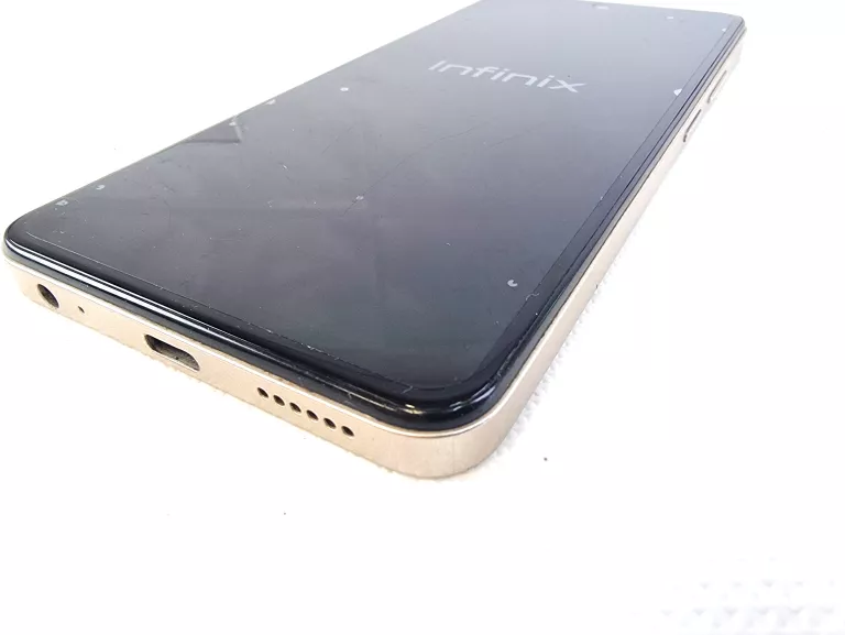 TELEFON INFINIX SMART 8