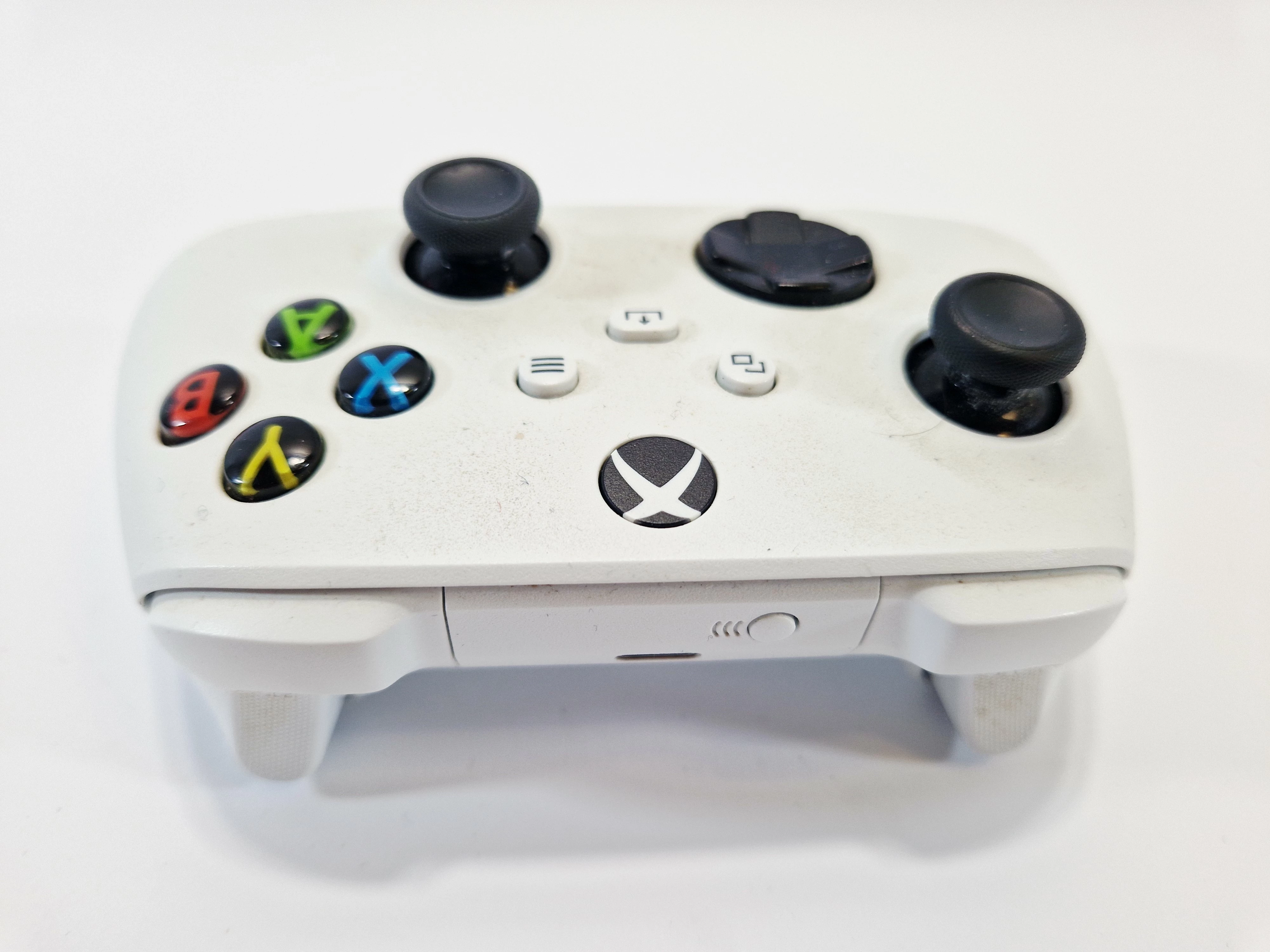 konsola-xbox-series-s-digital-edition-pad-okablowanie-product-id-dcab3db5-d2aa-4d4f-b2ce-f2be482c63b5