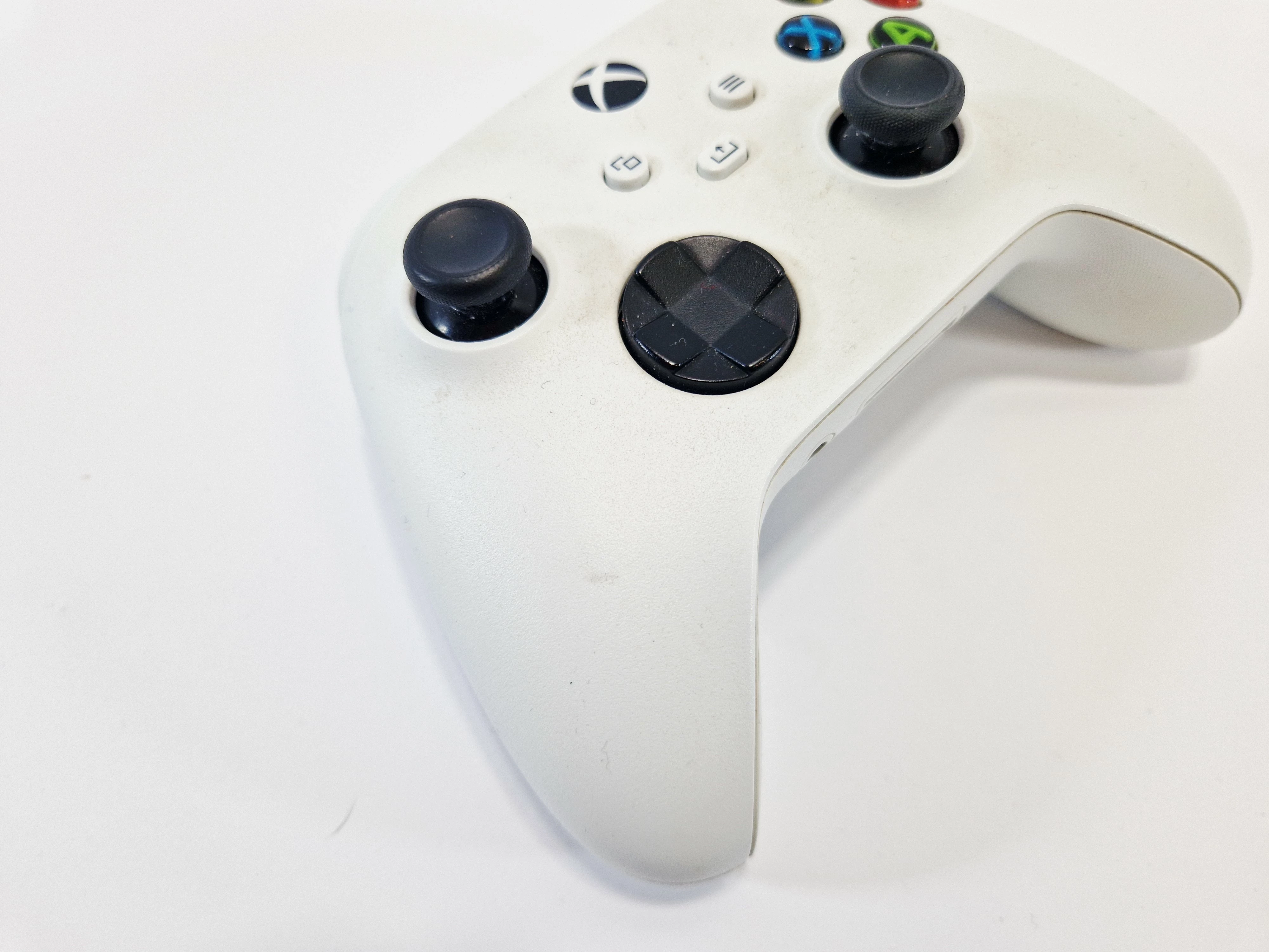 konsola-xbox-series-s-digital-edition-pad-okablowanie-informacje-o-bezpieczenstwie-218669-1