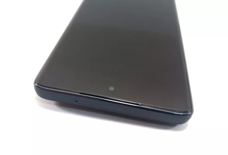 TELEFON MOTOROLA EDGE 40 NEO 12/256GB + ŁAD