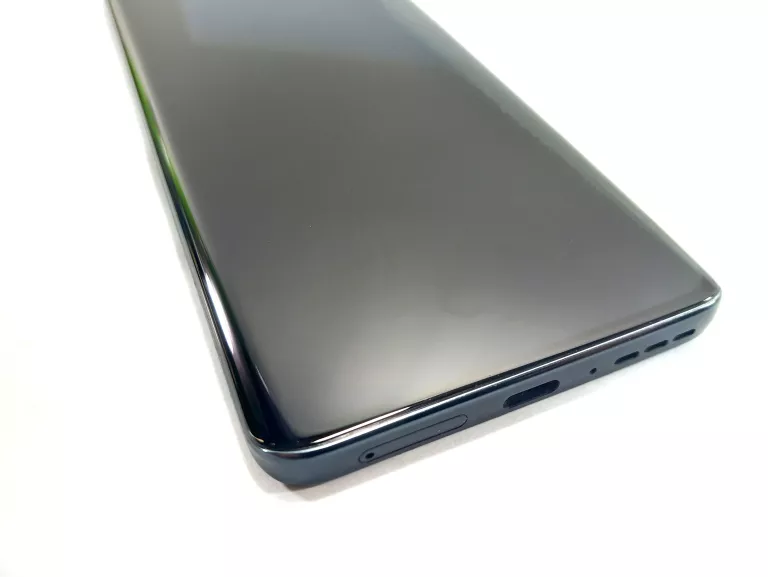 TELEFON MOTOROLA EDGE 40 NEO 12/256GB + ŁAD