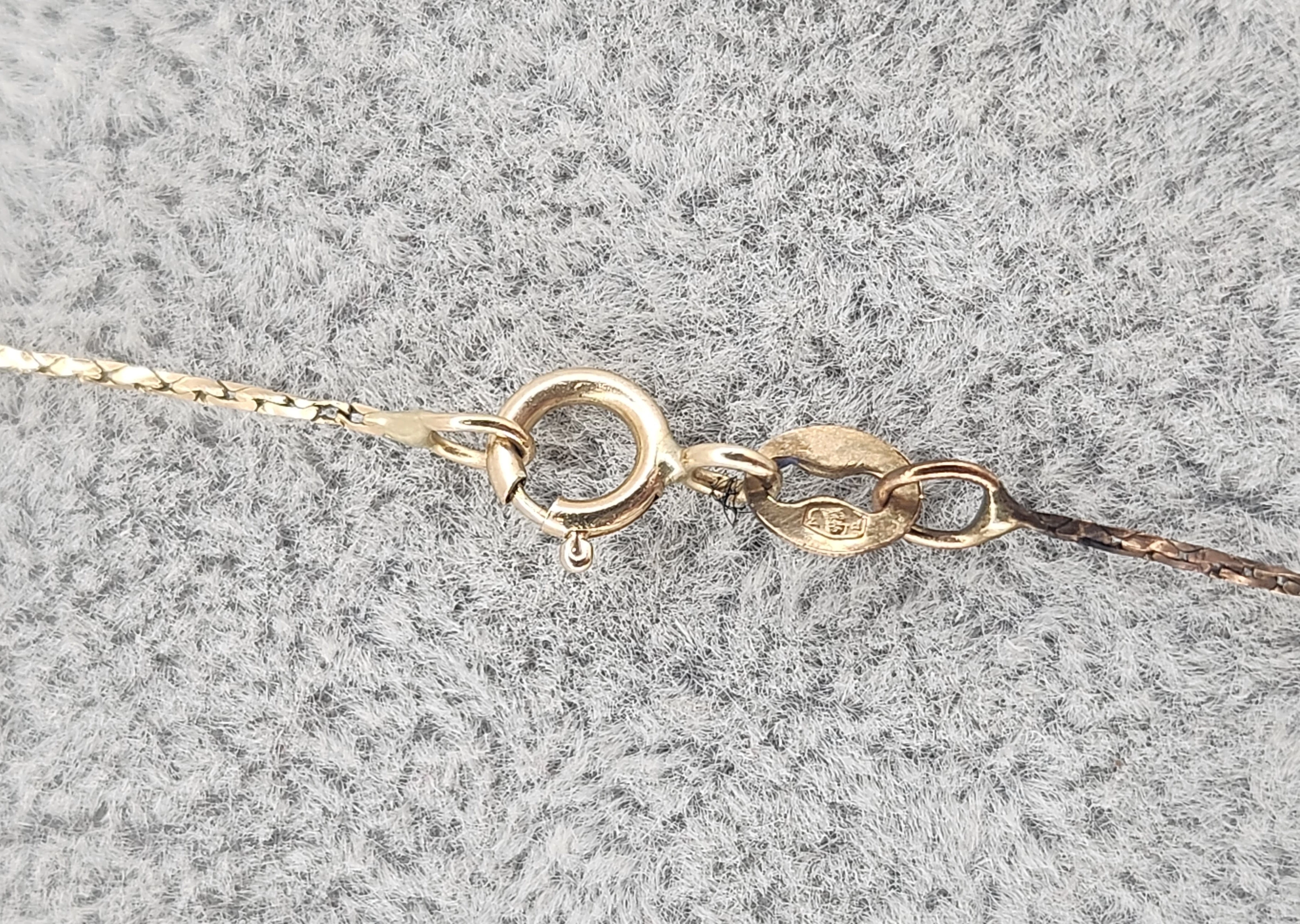 subtelny-zloty-lancuszek-111g-585-42cm-dlugosc-calkowita-42