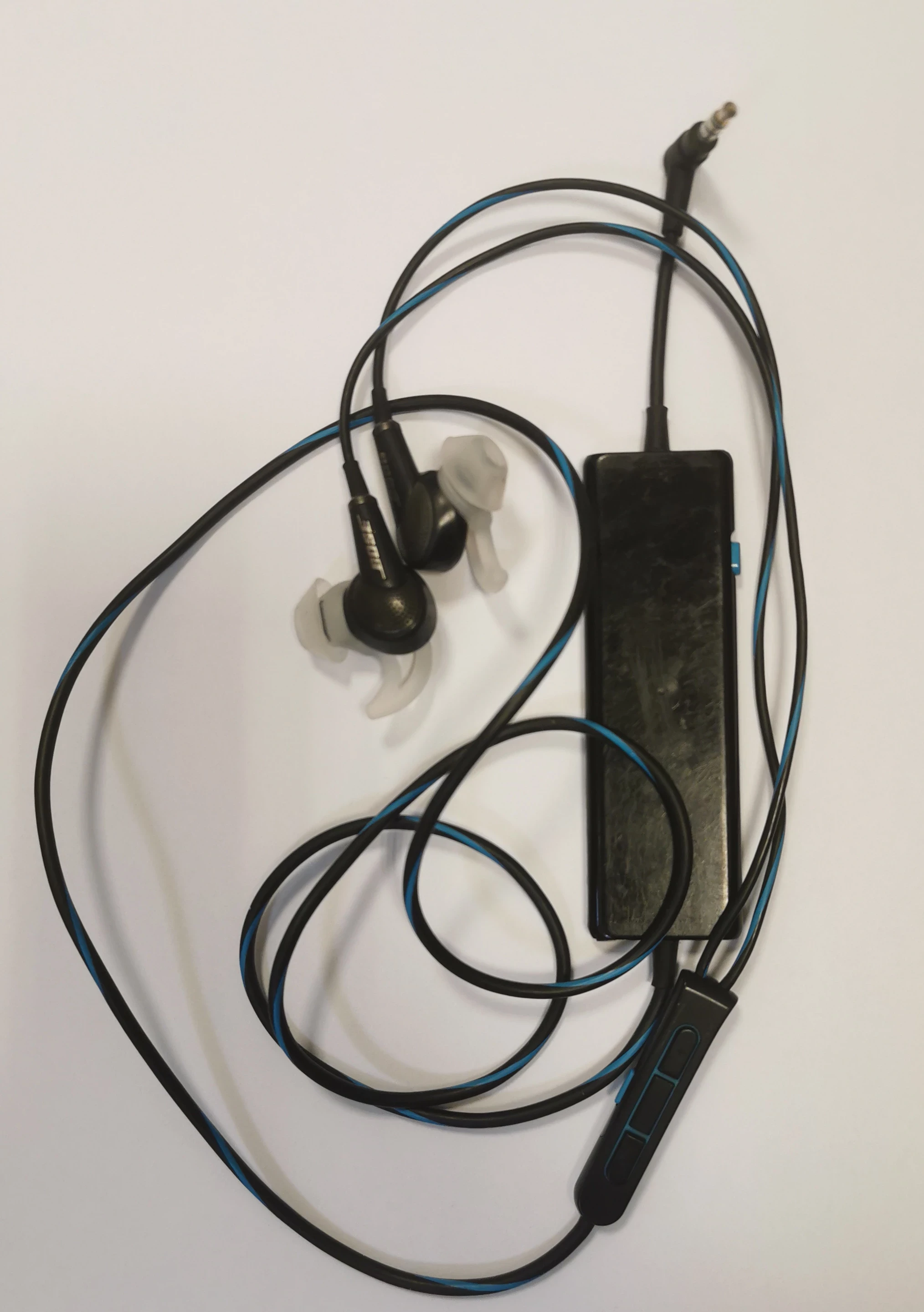 sluchawki-bose-quietcomfort-20-struga-2-lodz-nowa